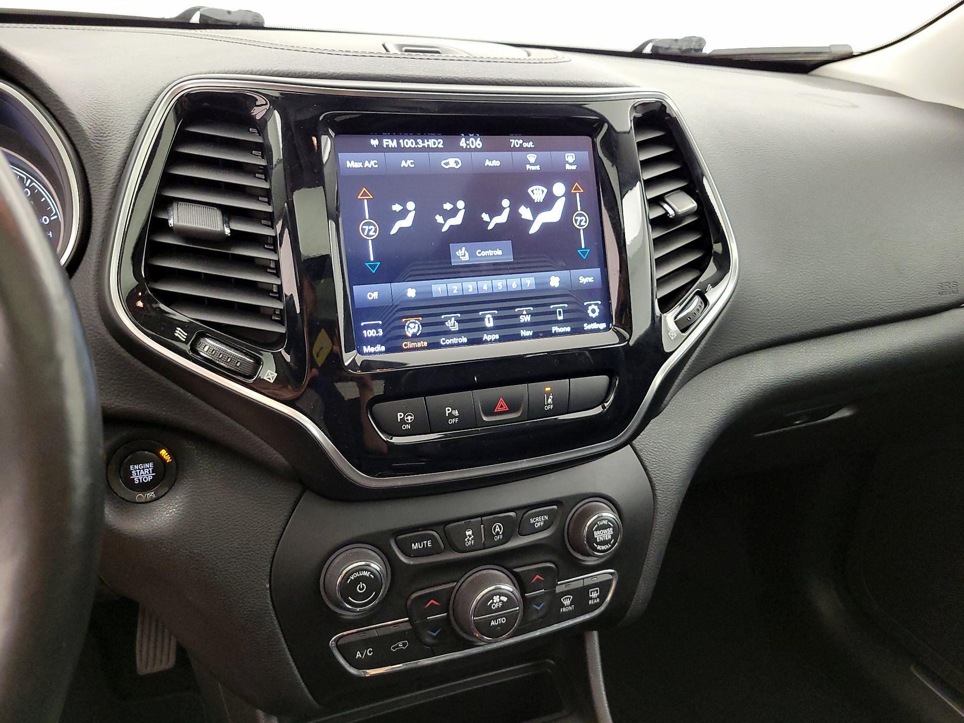 Thumbnail: 2019 Jeep Cherokee - 17