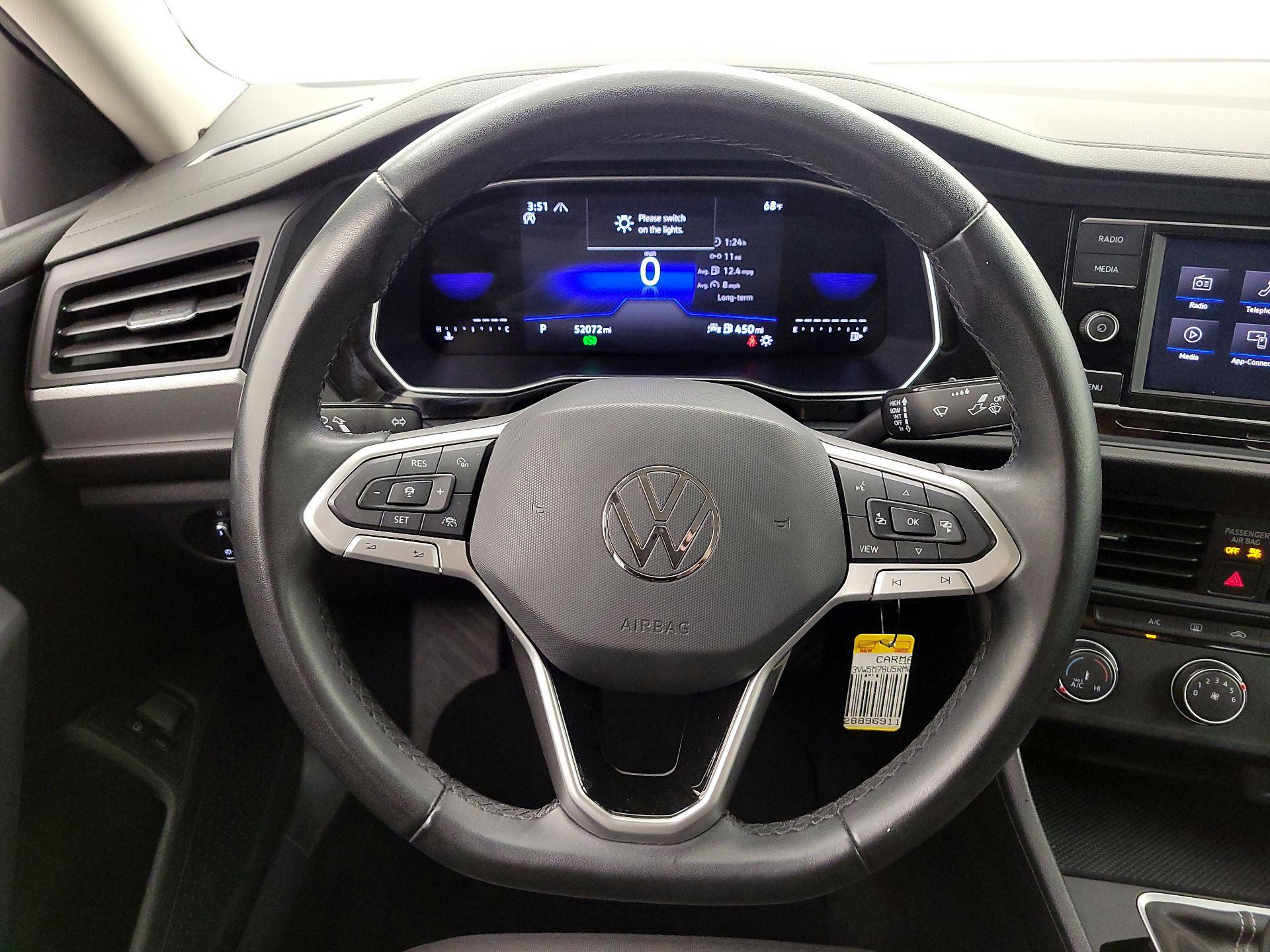 Thumbnail: 2024 Volkswagen Jetta - 10