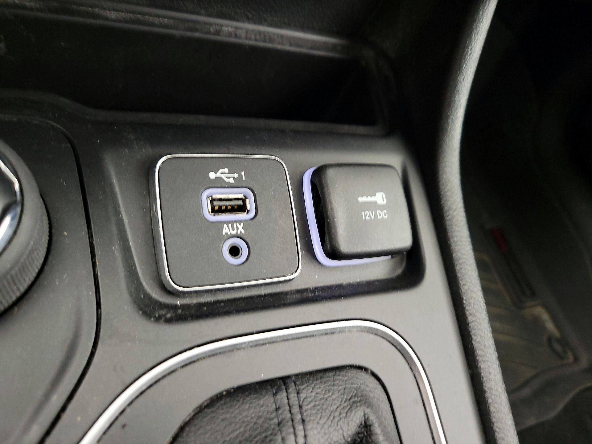 Thumbnail: 2021 Jeep Cherokee - 18