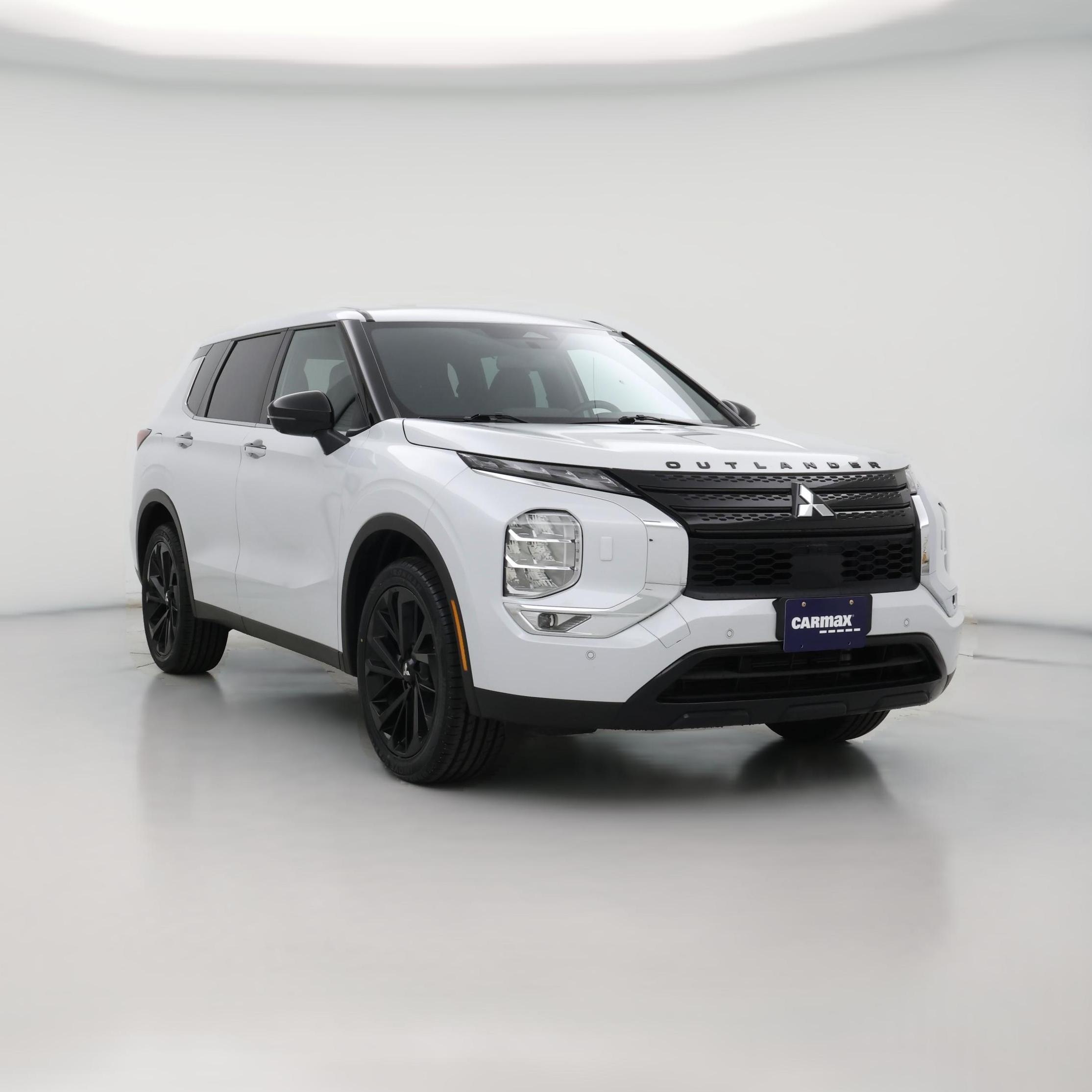Thumbnail: 2023 Mitsubishi Outlander - 1
