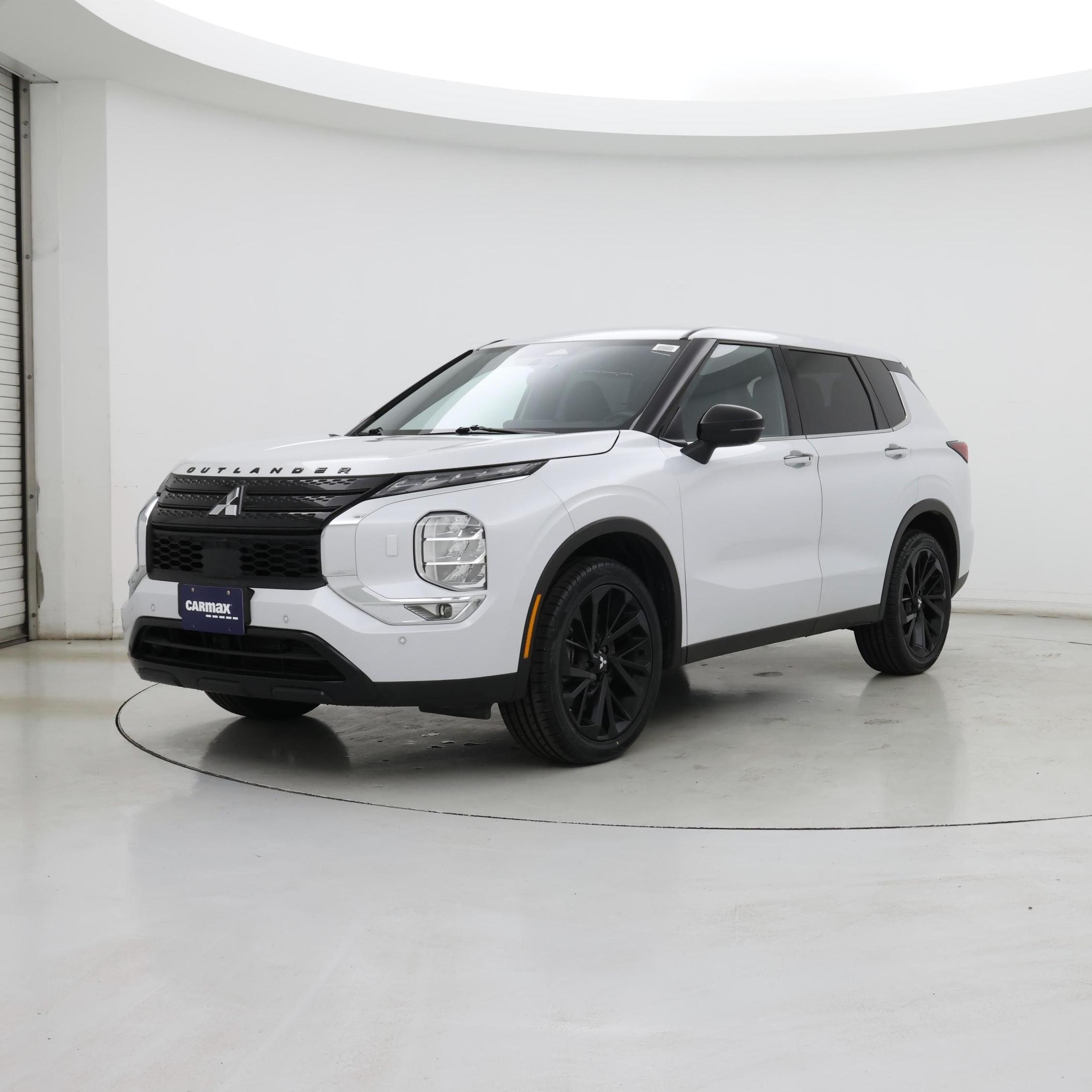 Thumbnail: 2023 Mitsubishi Outlander - 4