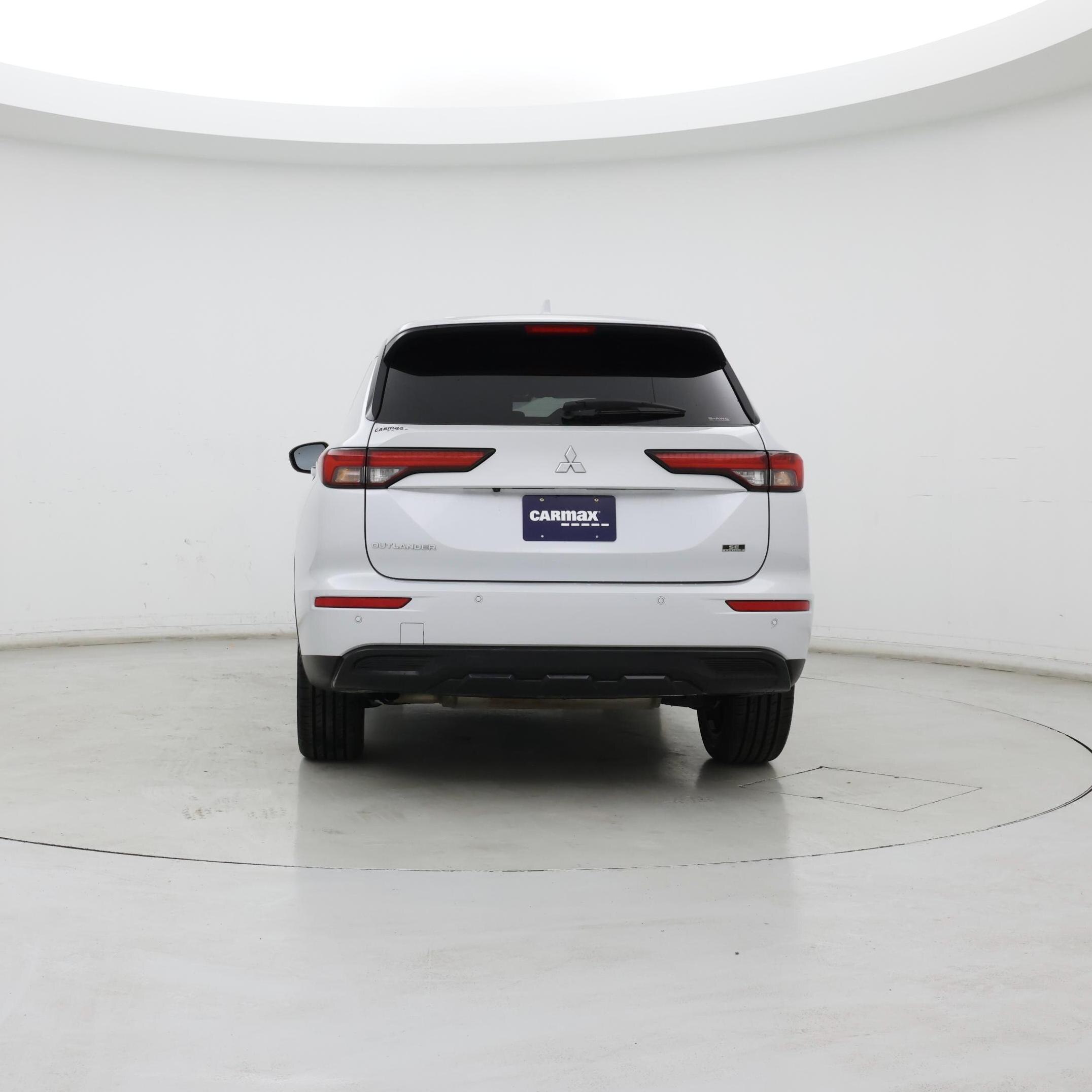 Thumbnail: 2023 Mitsubishi Outlander - 6