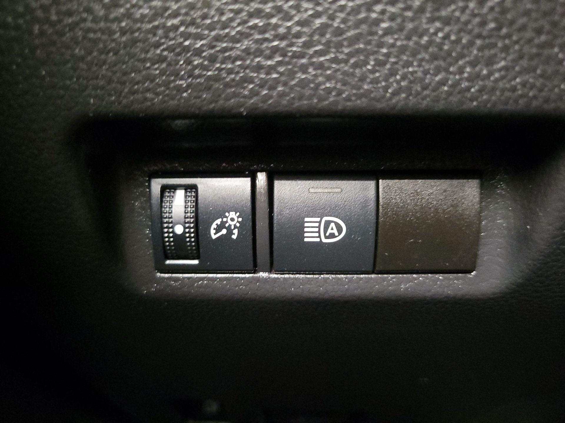 Thumbnail: 2021 Toyota RAV4 - 13