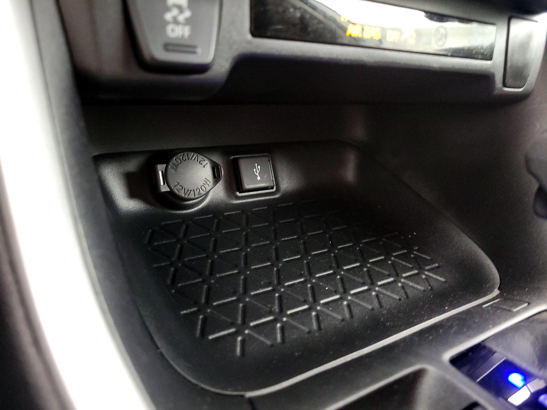 Thumbnail: 2021 Toyota RAV4 - 19