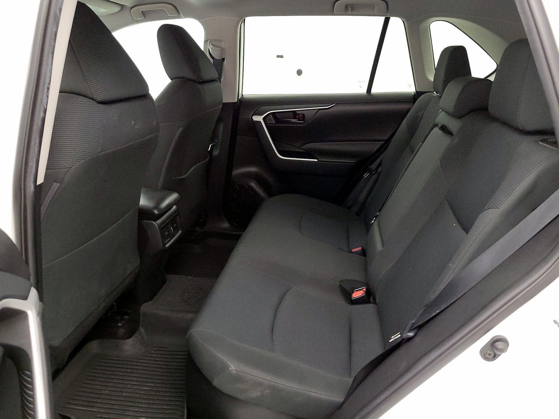 Thumbnail: 2021 Toyota RAV4 - 20