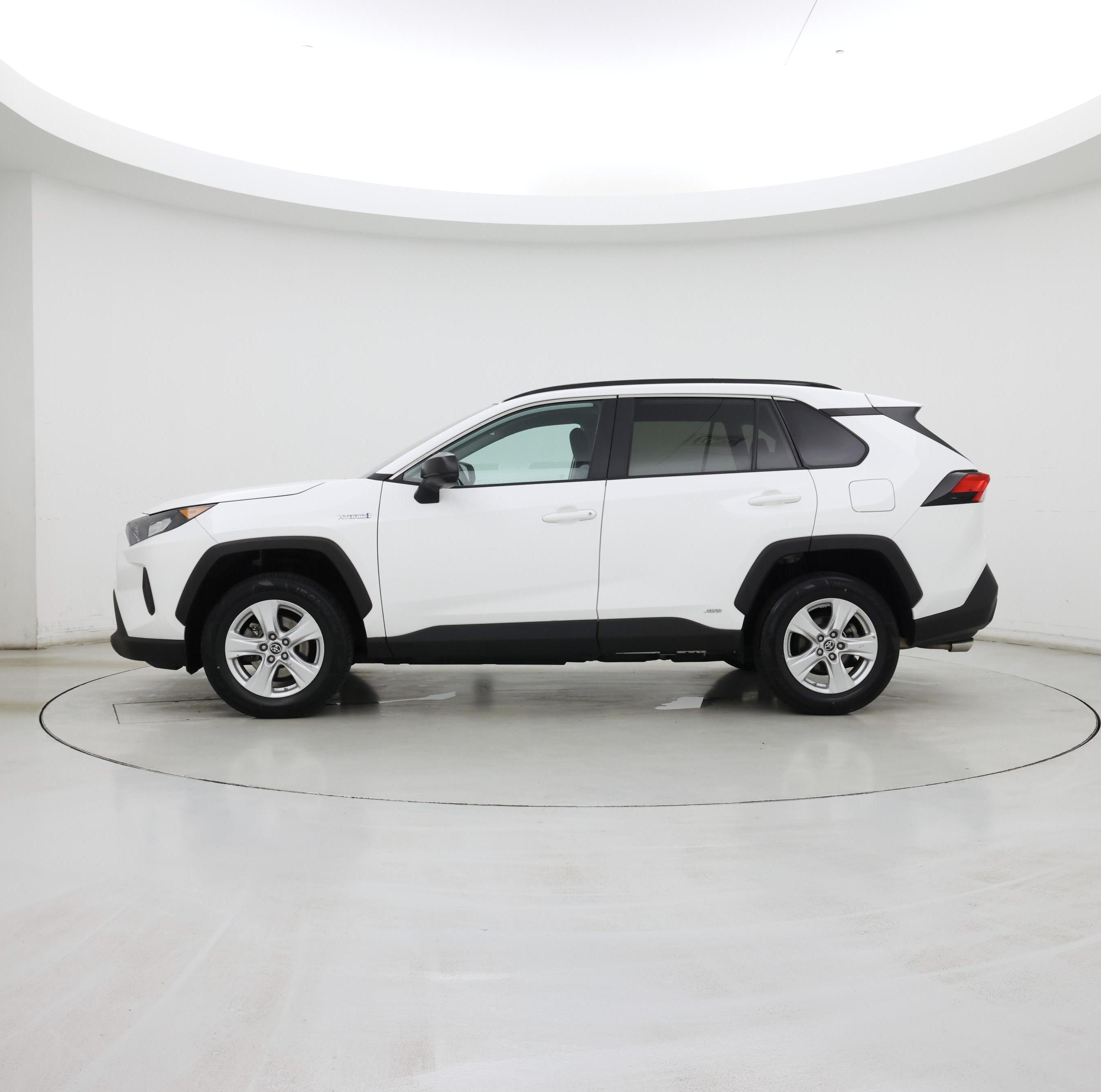 Thumbnail: 2021 Toyota RAV4 - 3