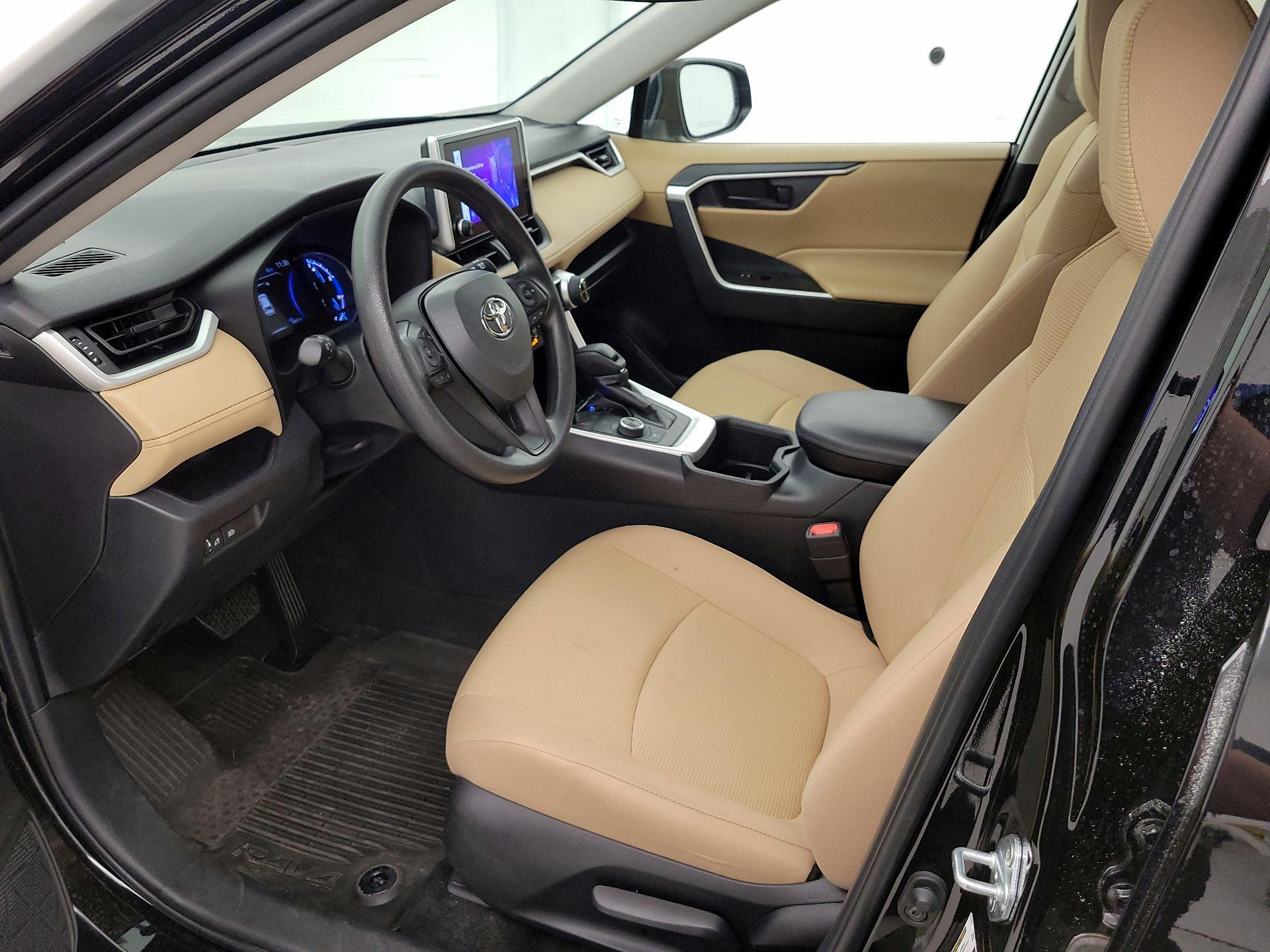 Thumbnail: 2024 Toyota RAV4 - 11