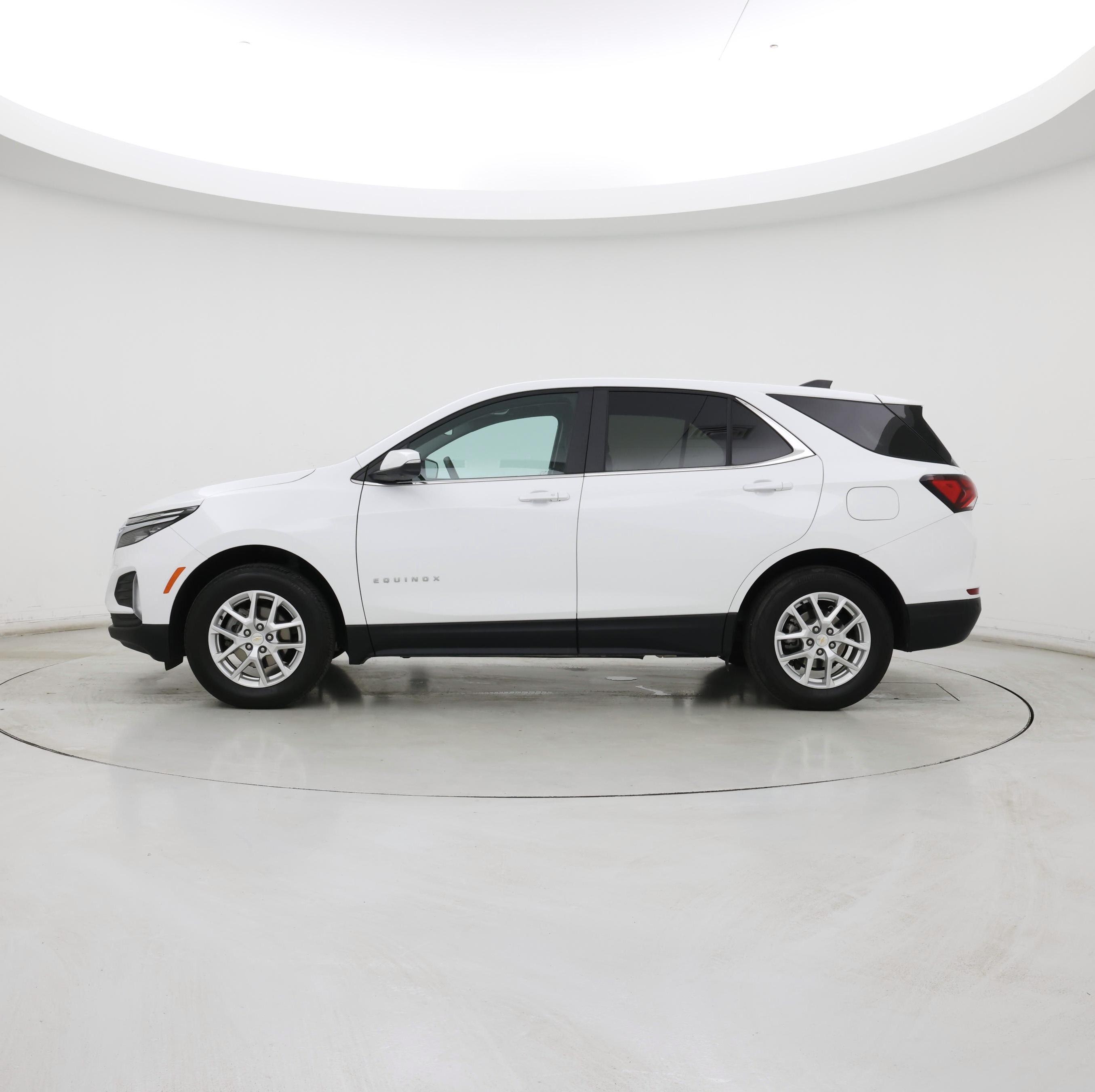 Thumbnail: 2023 Chevrolet Equinox - 3