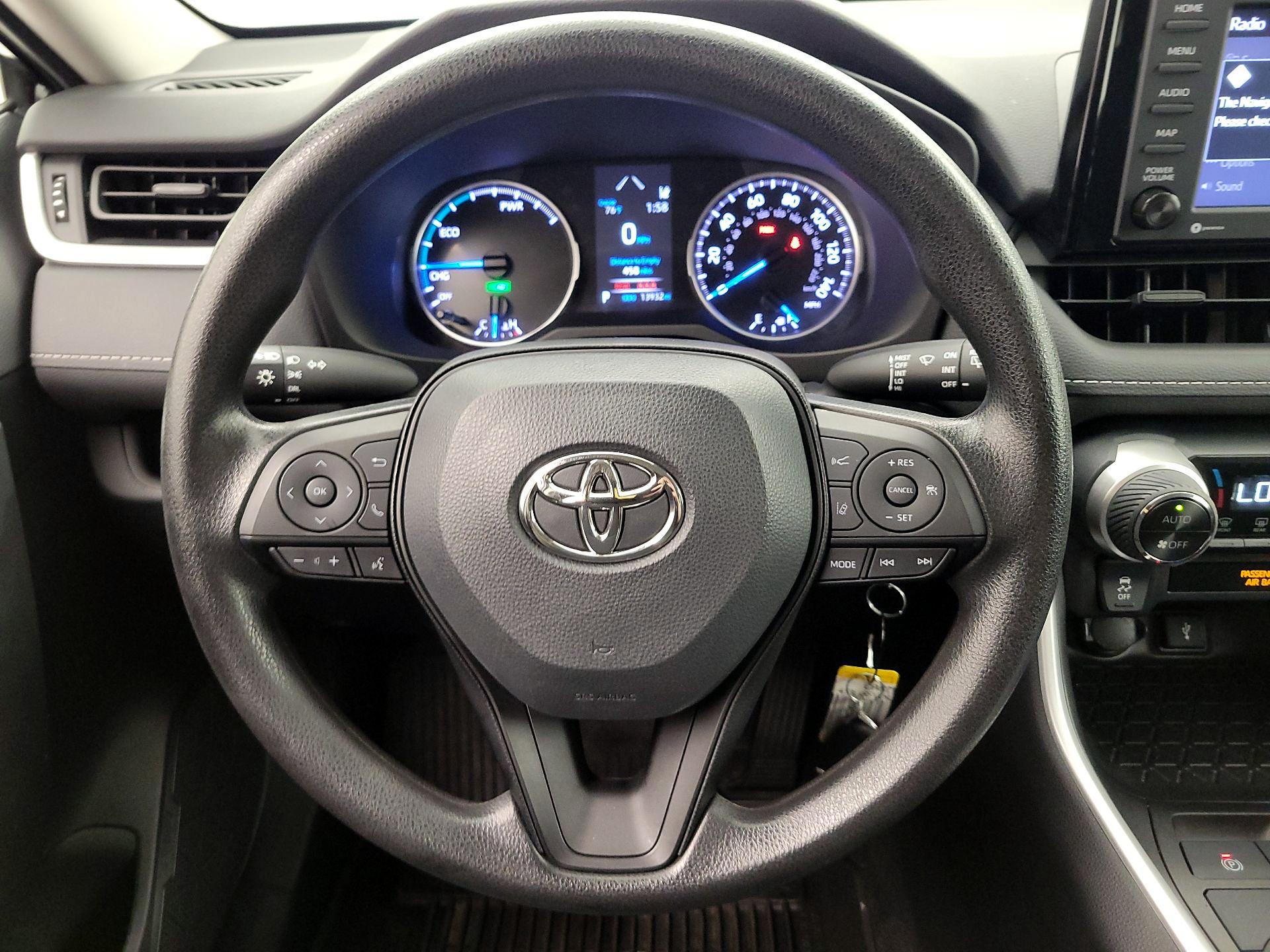 Thumbnail: 2022 Toyota RAV4 - 10