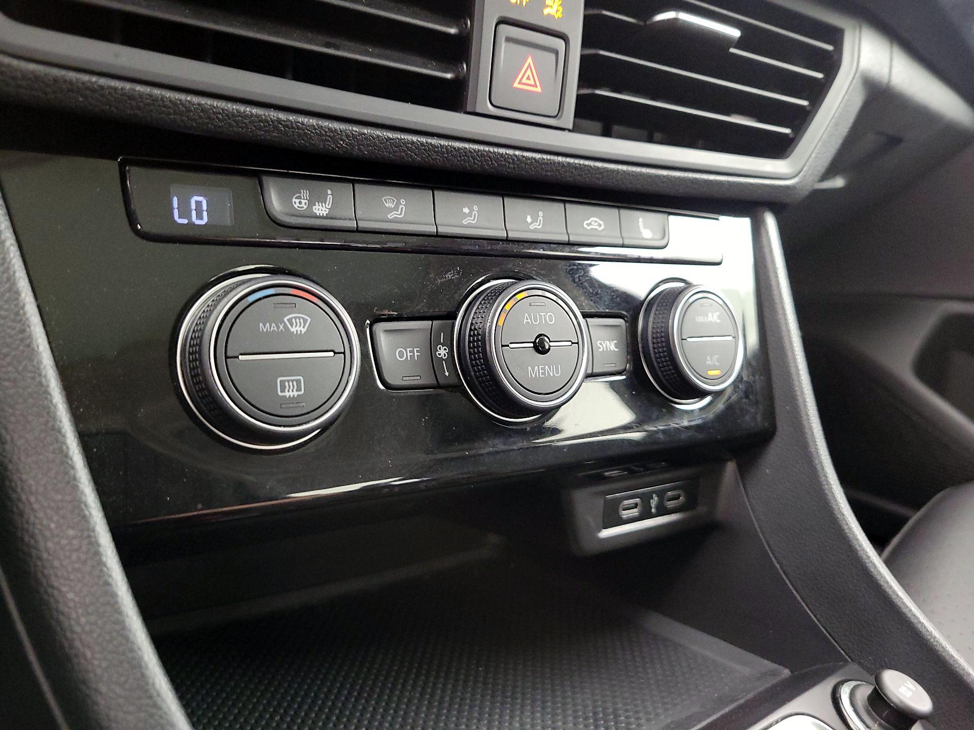 Thumbnail: 2021 Volkswagen Jetta - 16