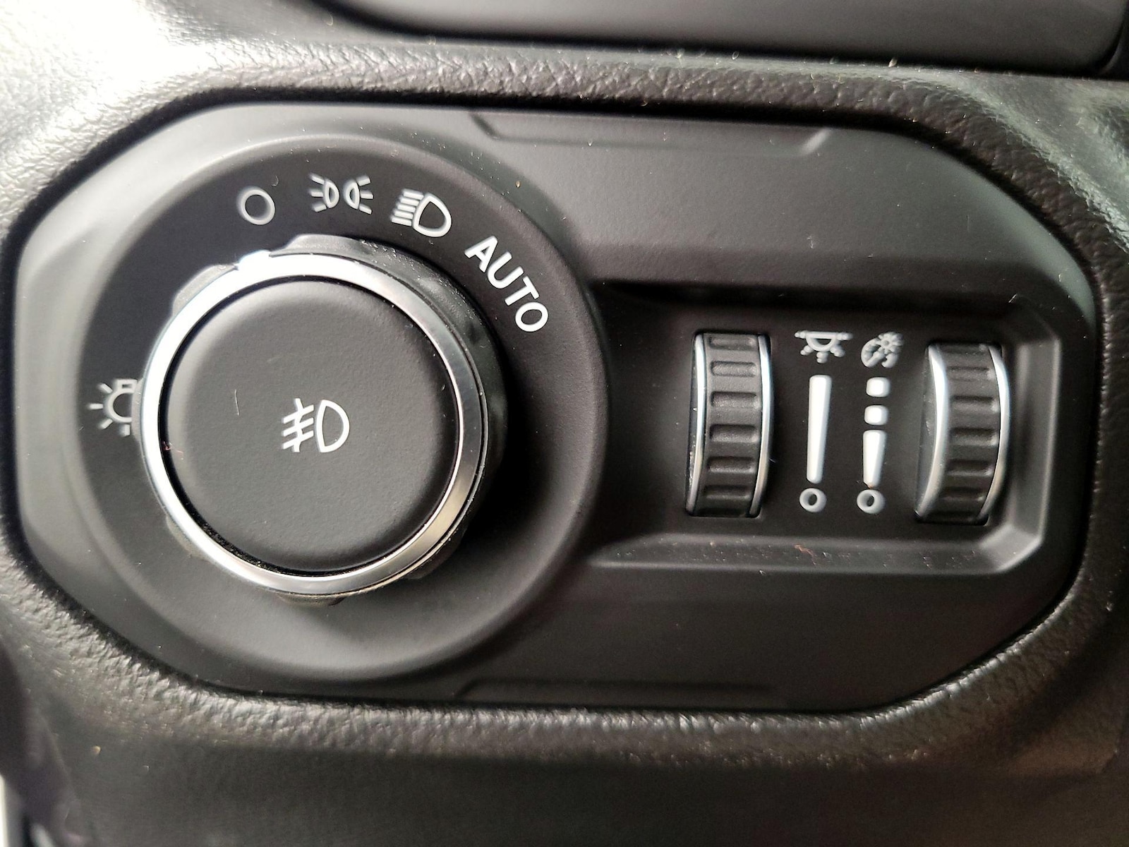 2022 Jeep Wrangler Unlimited Sahara - Photo 14