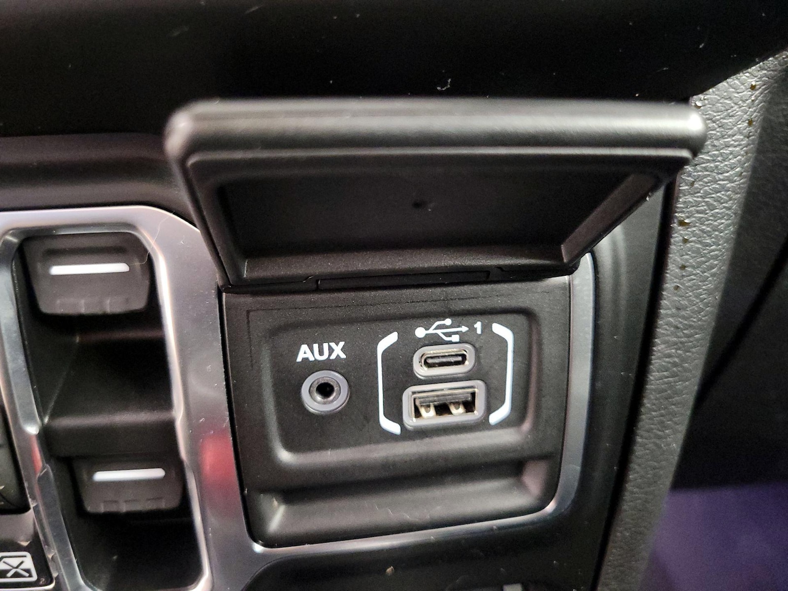 2022 Jeep Wrangler Unlimited Sahara - Photo 20