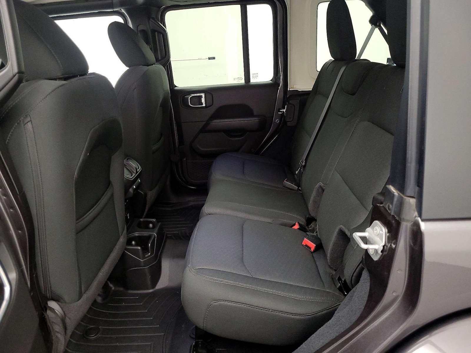 2022 Jeep Wrangler Unlimited Sahara - Photo 21