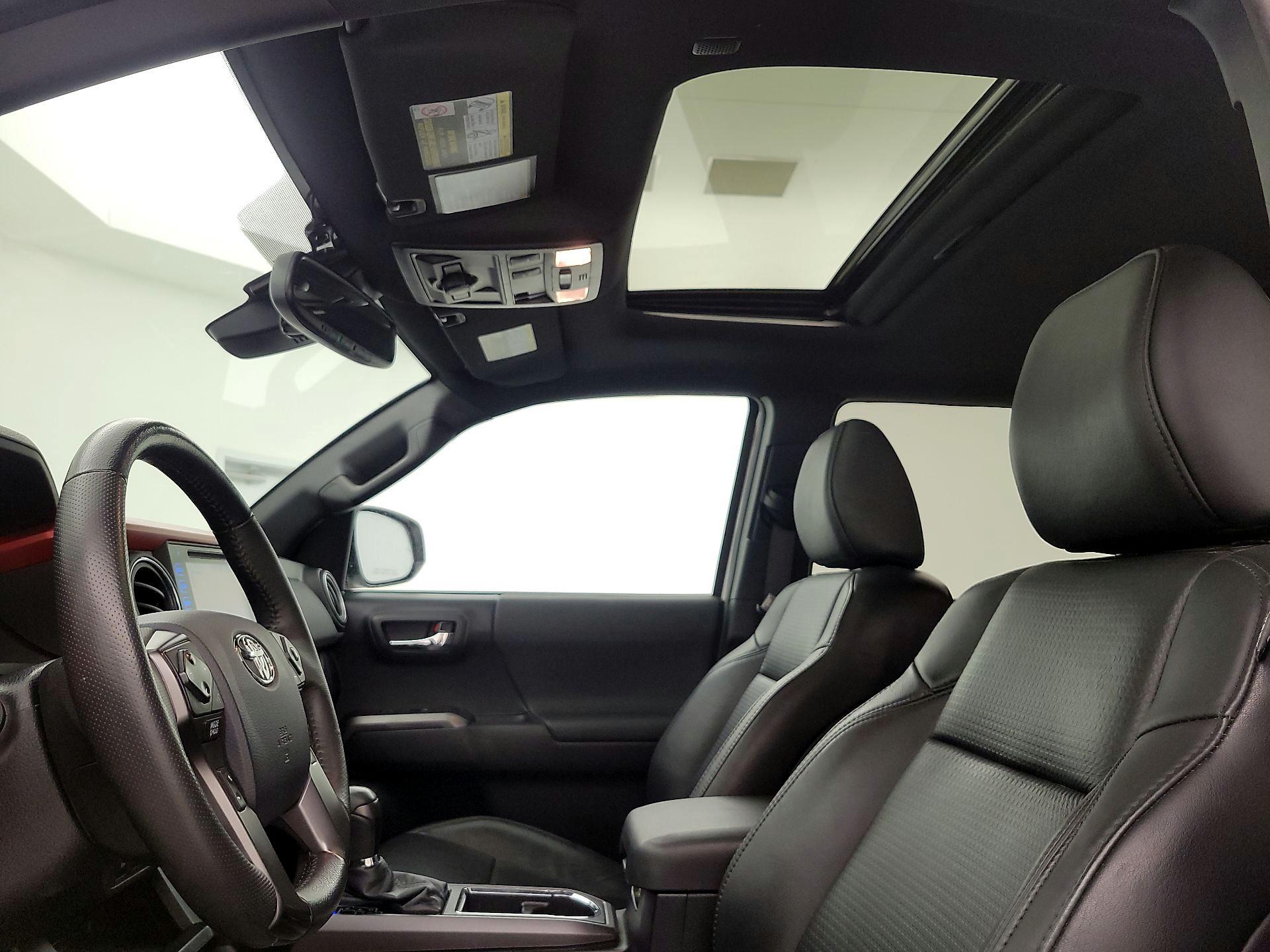 Thumbnail: 2019 Toyota Tacoma - 20