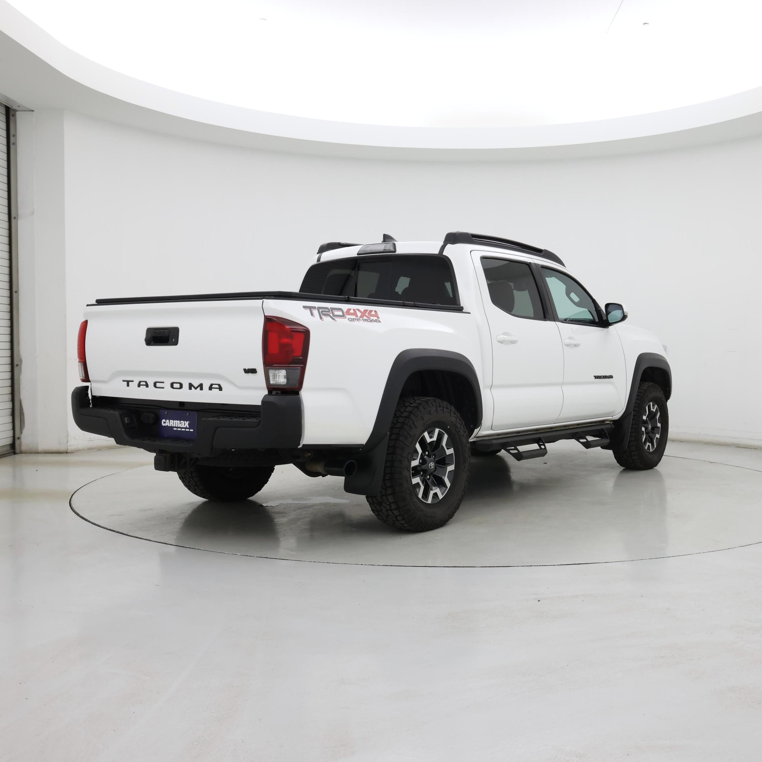 Thumbnail: 2019 Toyota Tacoma - 8