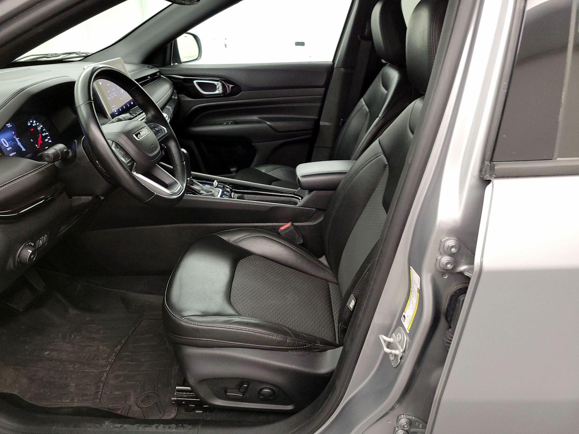 Thumbnail: 2022 Jeep Compass - 11