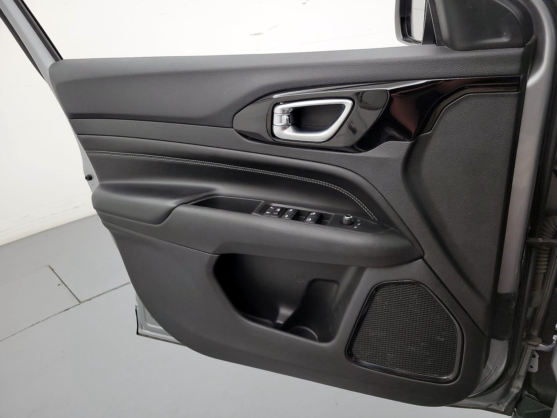 Thumbnail: 2022 Jeep Compass - 12