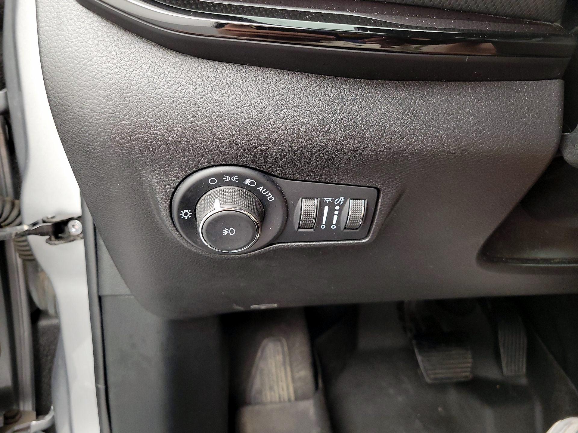 Thumbnail: 2022 Jeep Compass - 13
