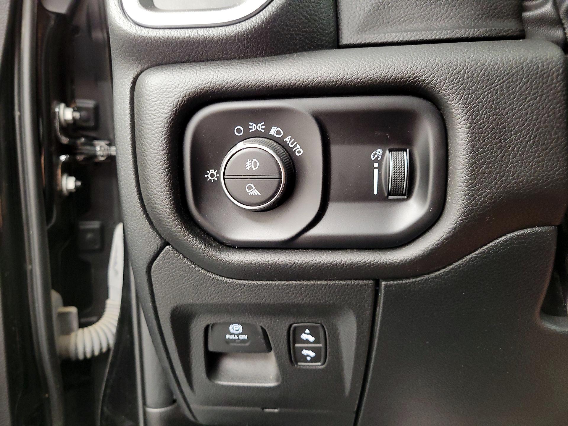 Thumbnail: 2025 RAM 1500 - 13