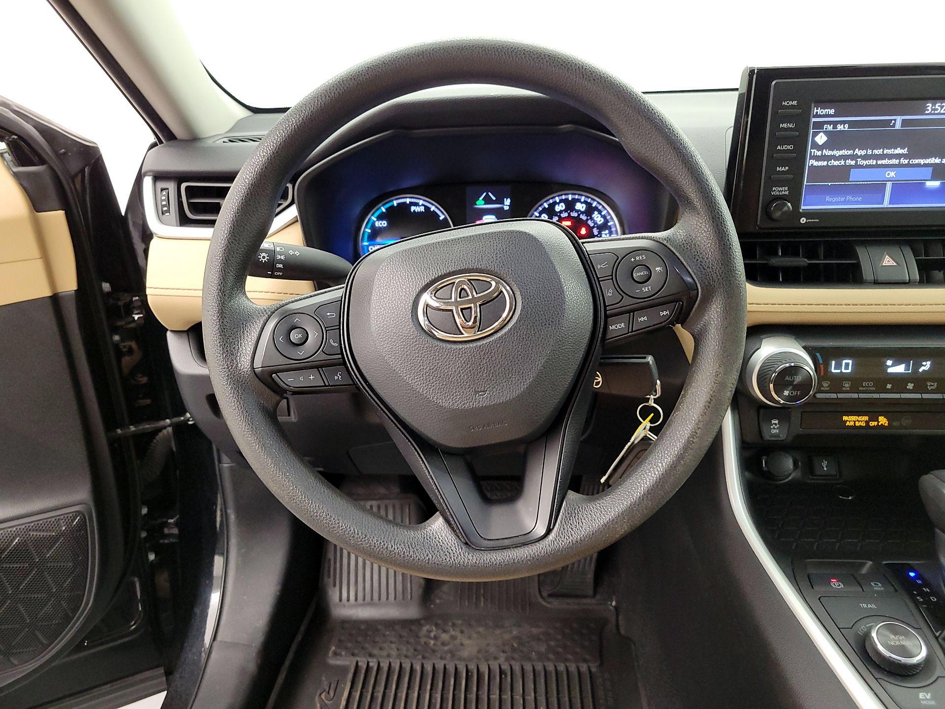 Thumbnail: 2022 Toyota RAV4 - 10