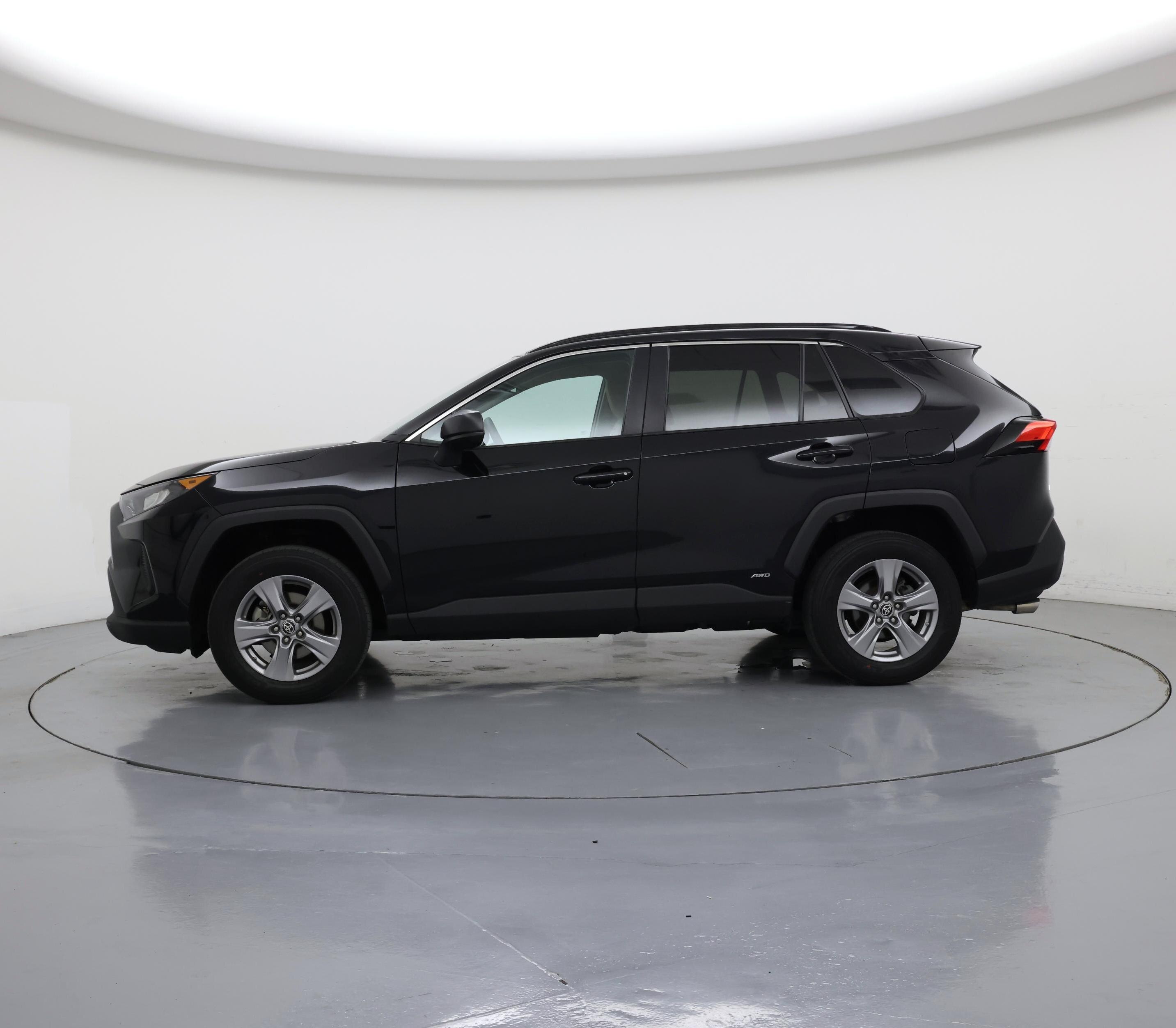 Thumbnail: 2022 Toyota RAV4 - 3