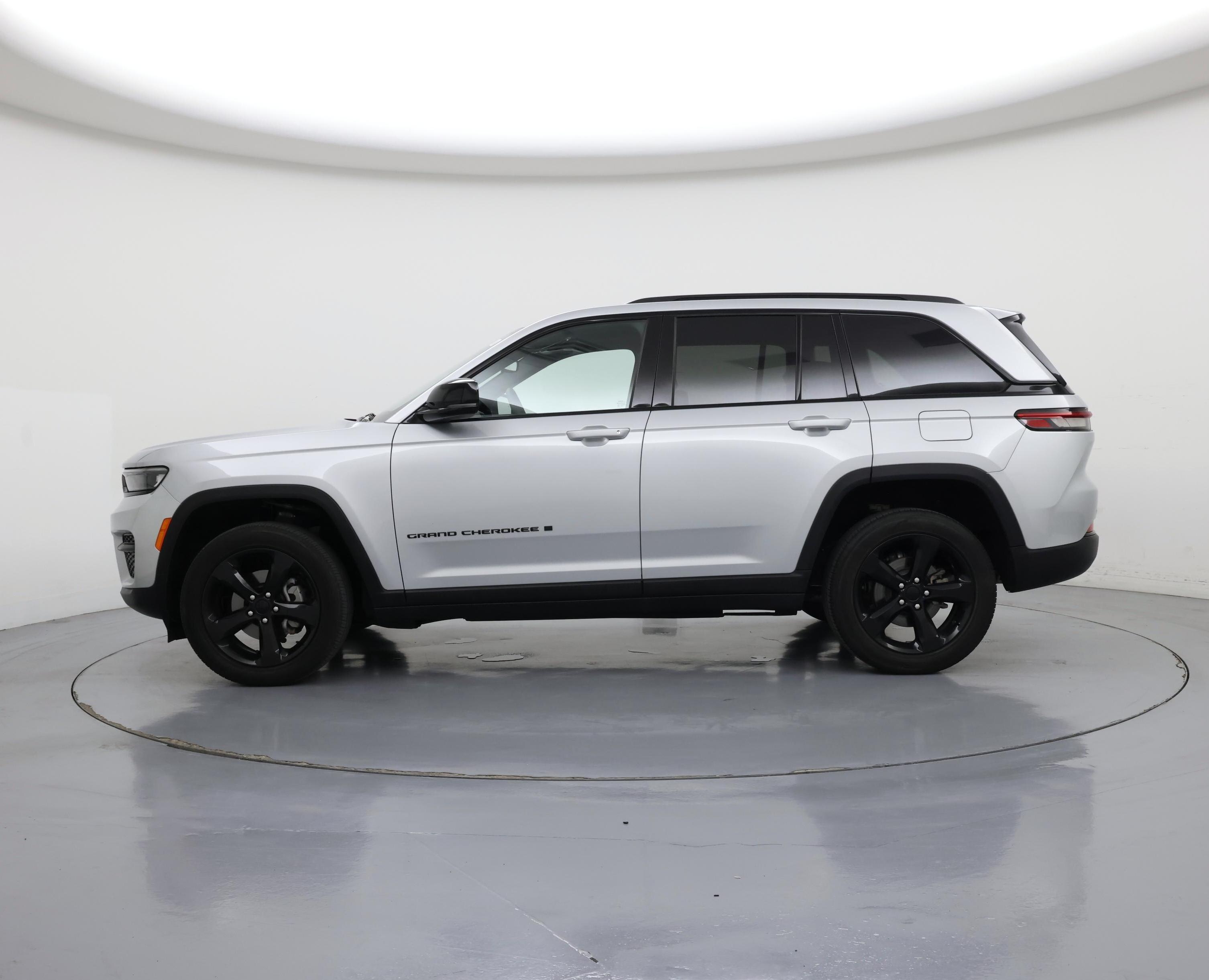 Thumbnail: 2023 Jeep Grand Cherokee - 3