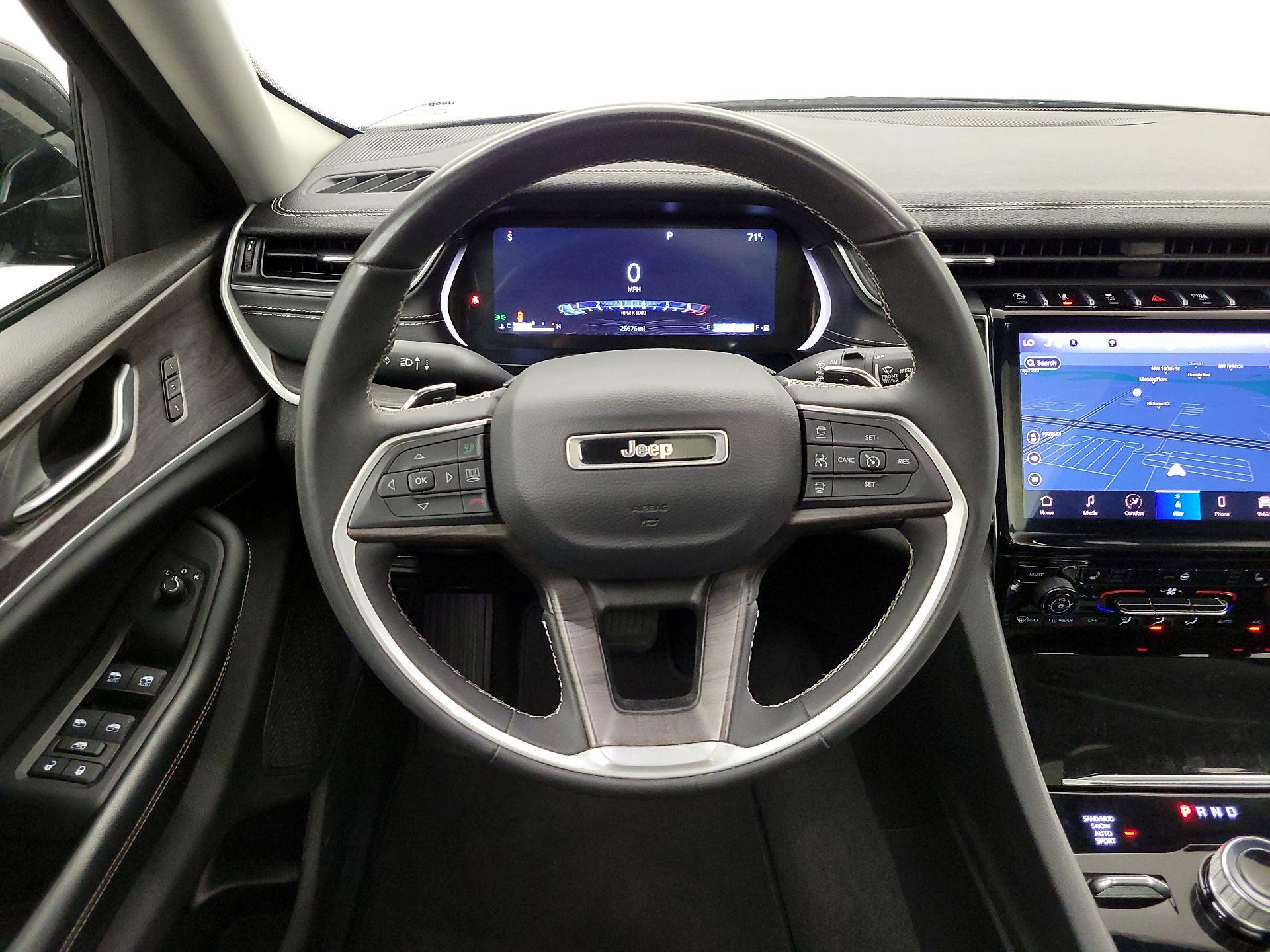 Thumbnail: 2023 Jeep Grand Cherokee - 10