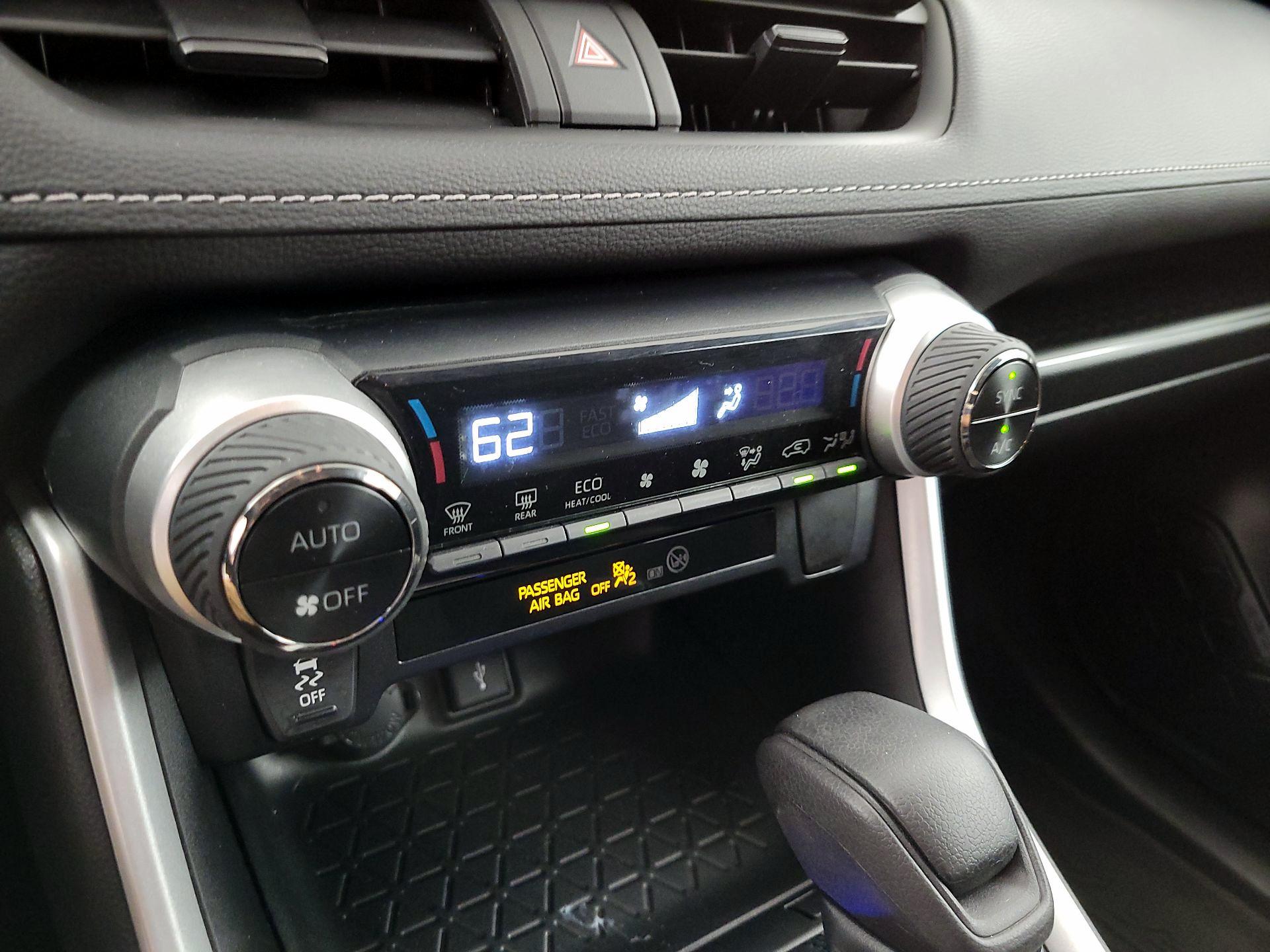 Thumbnail: 2021 Toyota RAV4 - 16