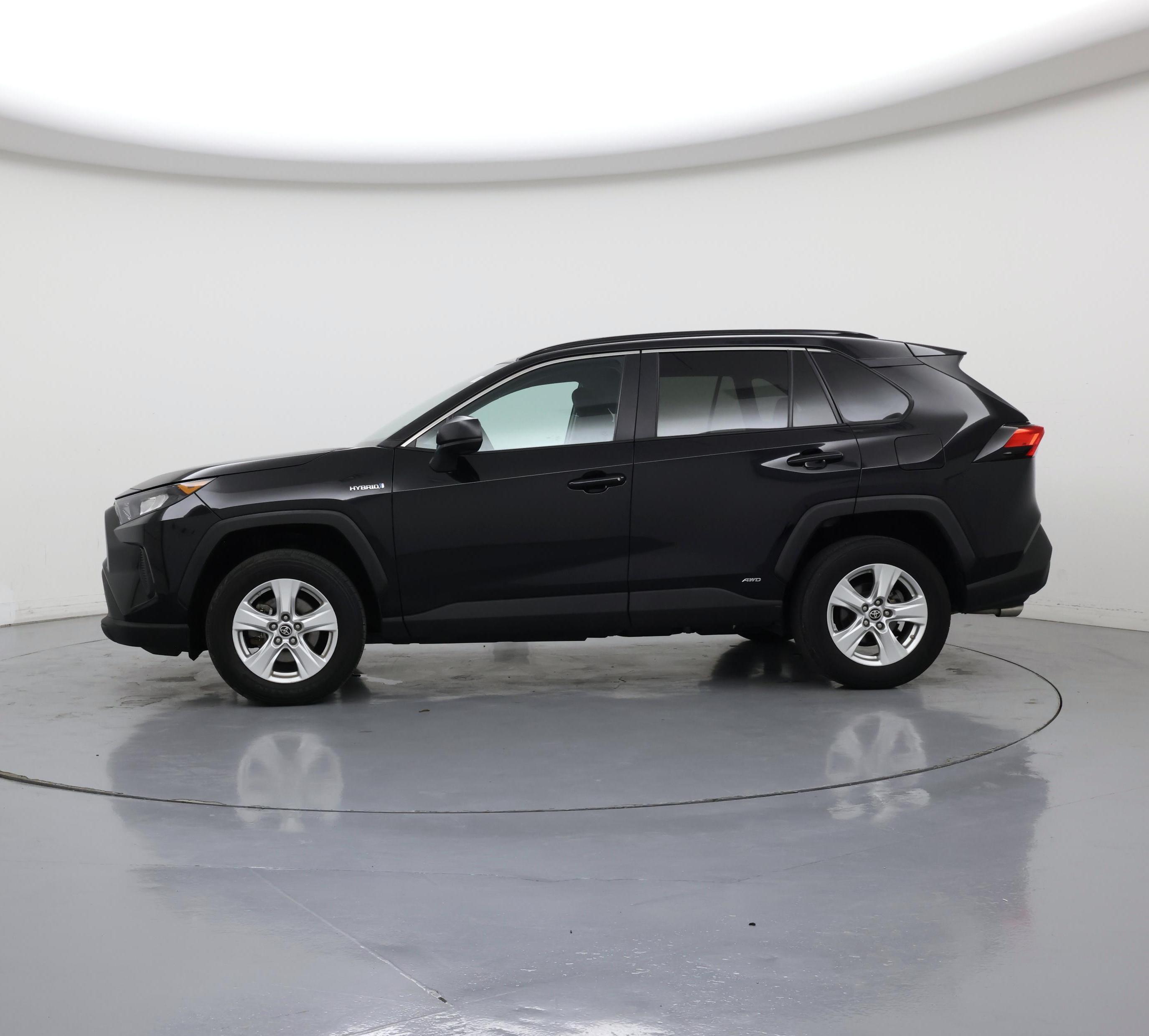 Thumbnail: 2021 Toyota RAV4 - 3