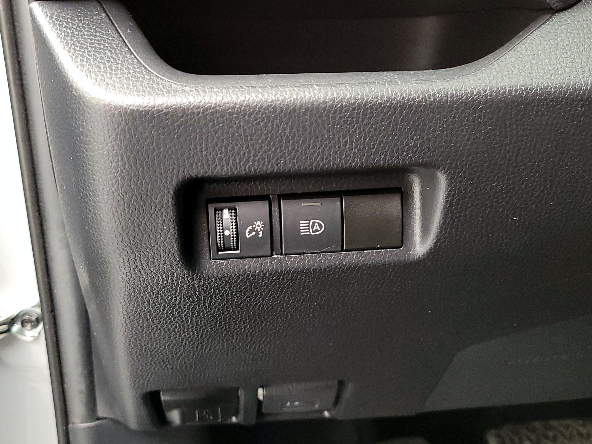 Thumbnail: 2021 Toyota RAV4 - 13