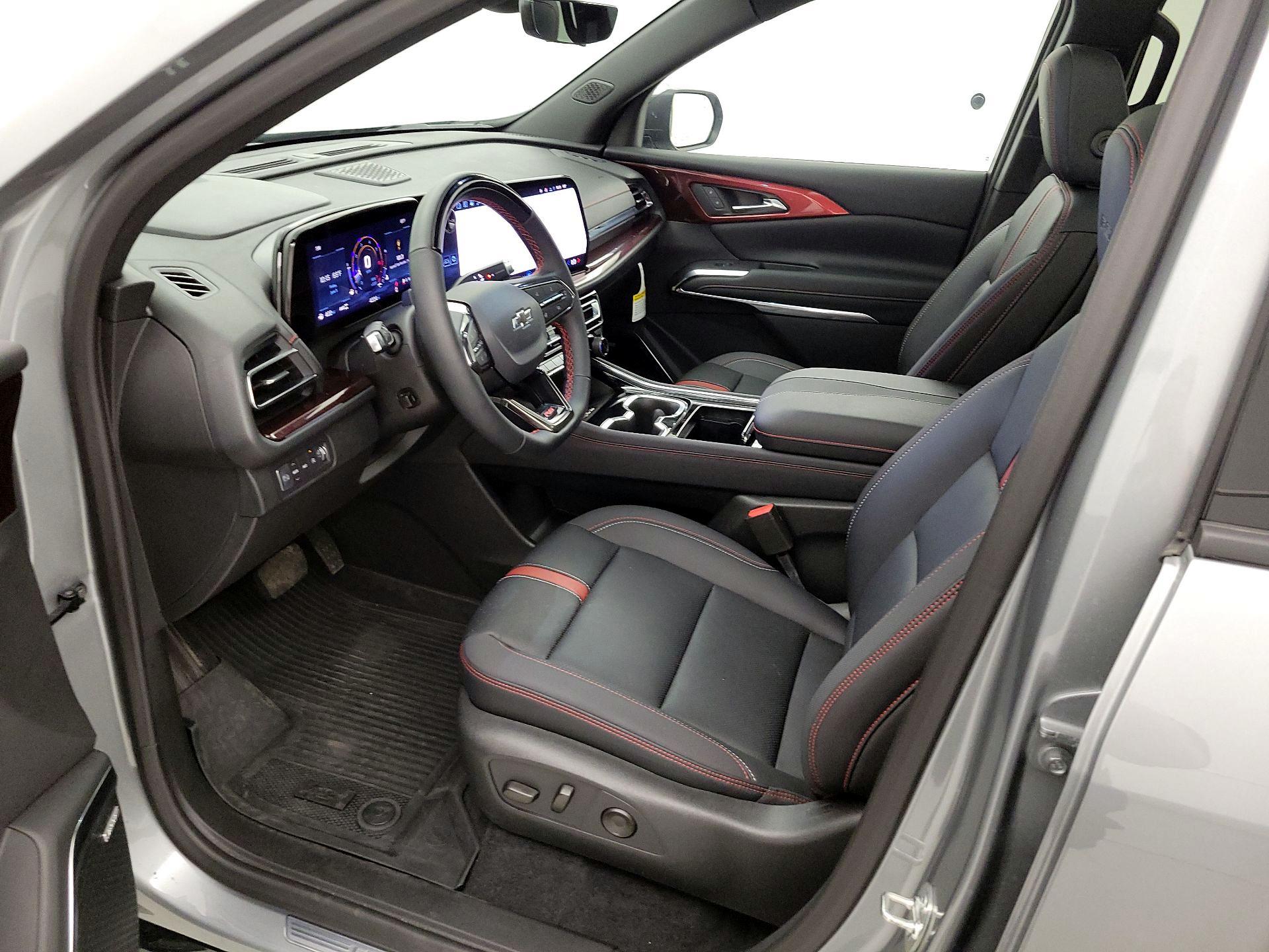 Thumbnail: 2025 Chevrolet Traverse - 11