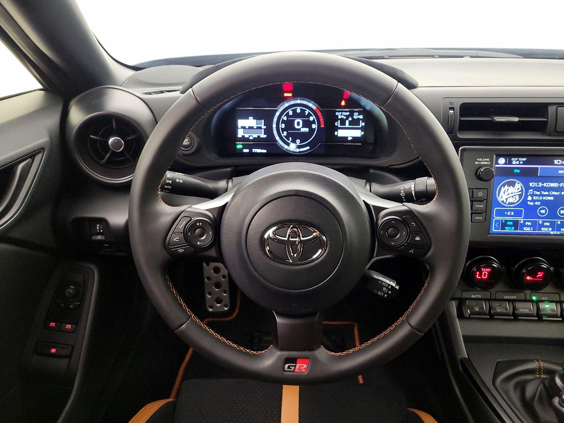 Thumbnail: 2025 Toyota GR86 - 10