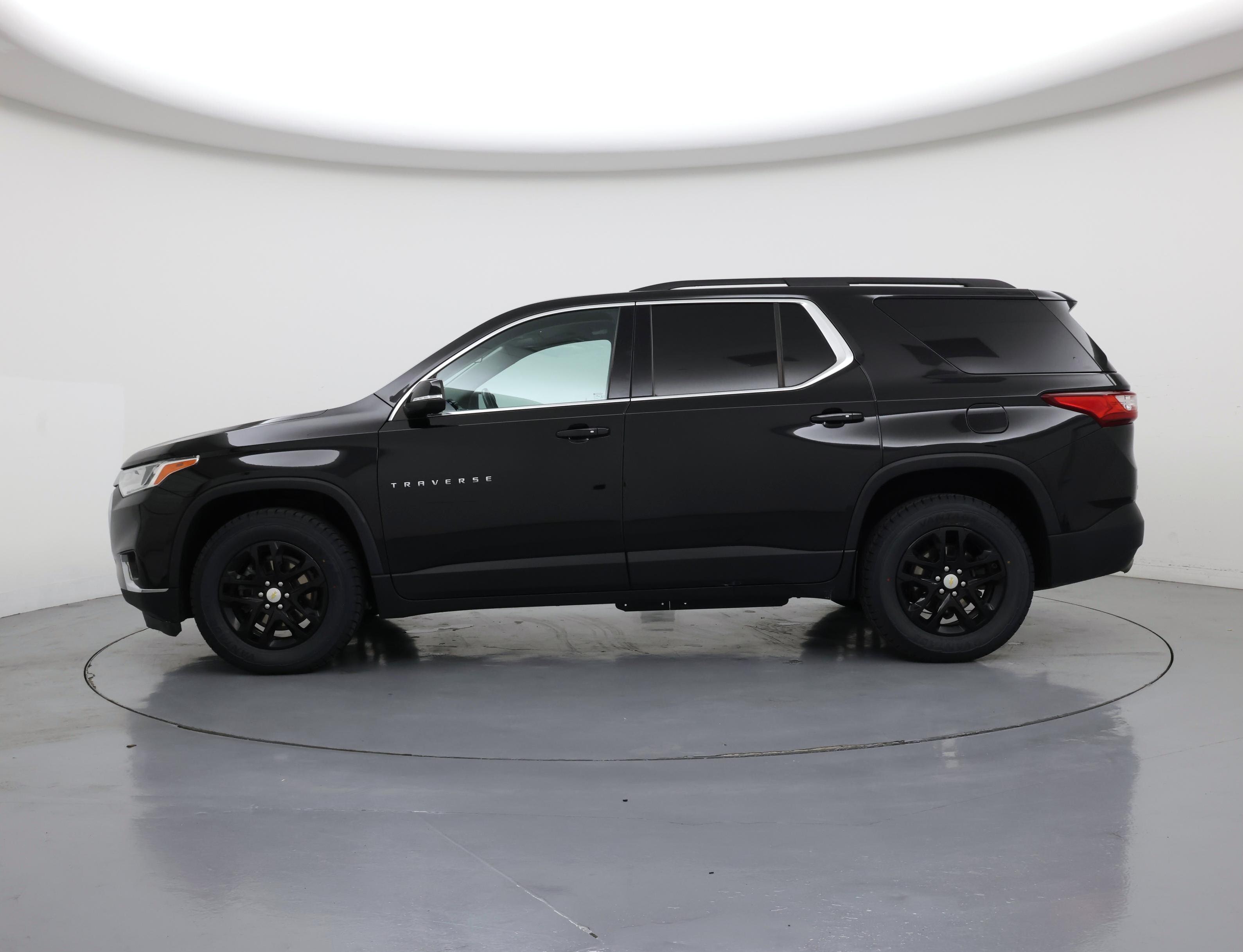 Thumbnail: 2021 Chevrolet Traverse - 3
