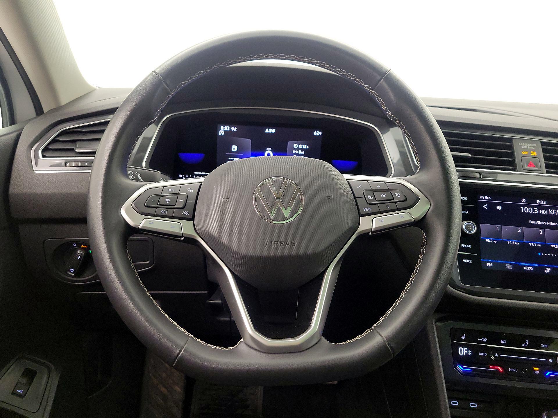 Thumbnail: 2022 Volkswagen Tiguan - 10