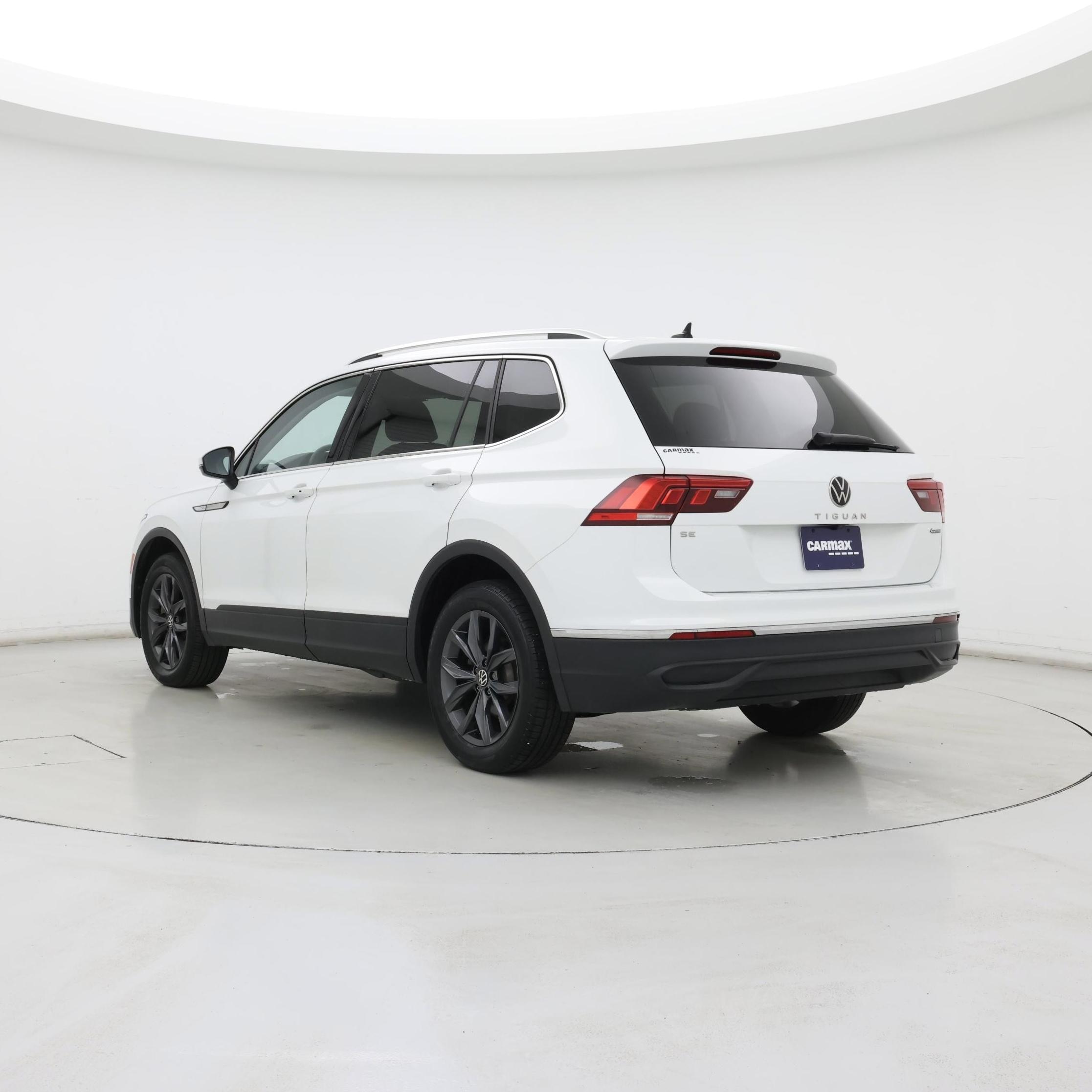 Thumbnail: 2022 Volkswagen Tiguan - 2