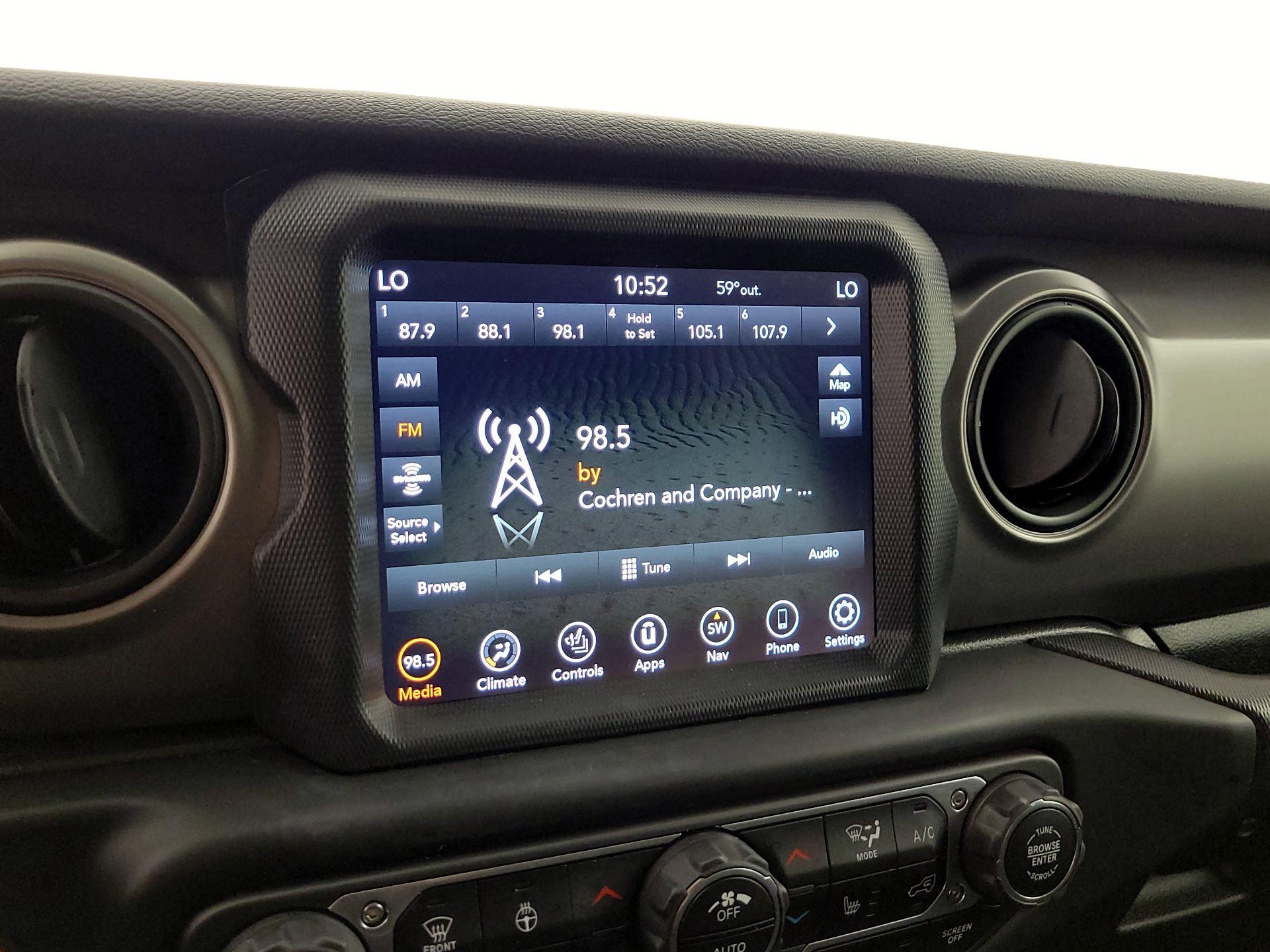 Thumbnail: 2021 Jeep Gladiator - 16