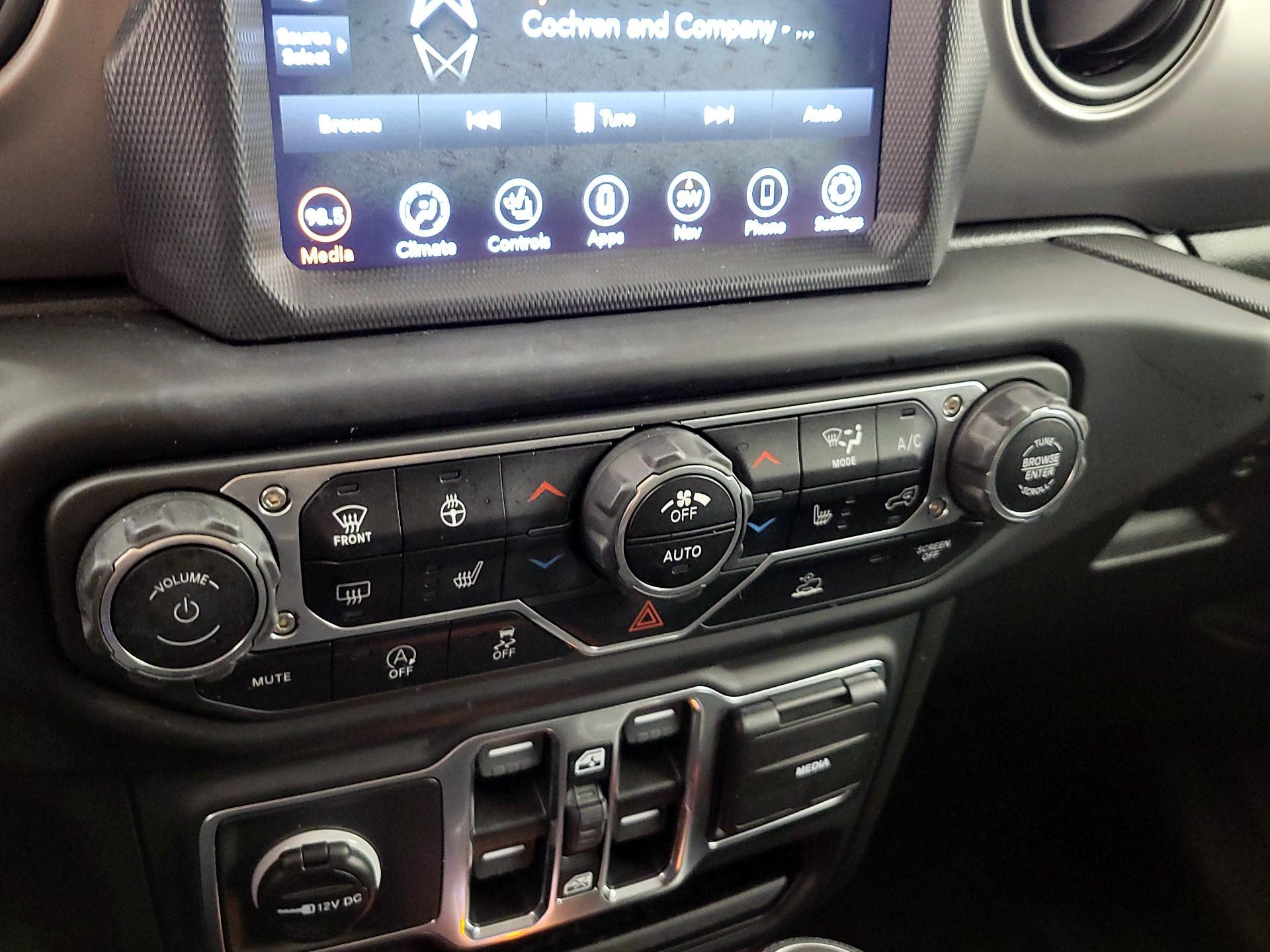 Thumbnail: 2021 Jeep Gladiator - 17