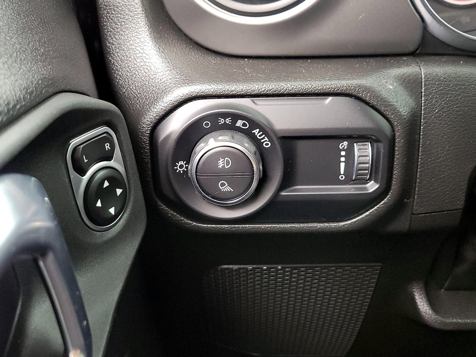 2023 Jeep Gladiator Sport S - Photo 14