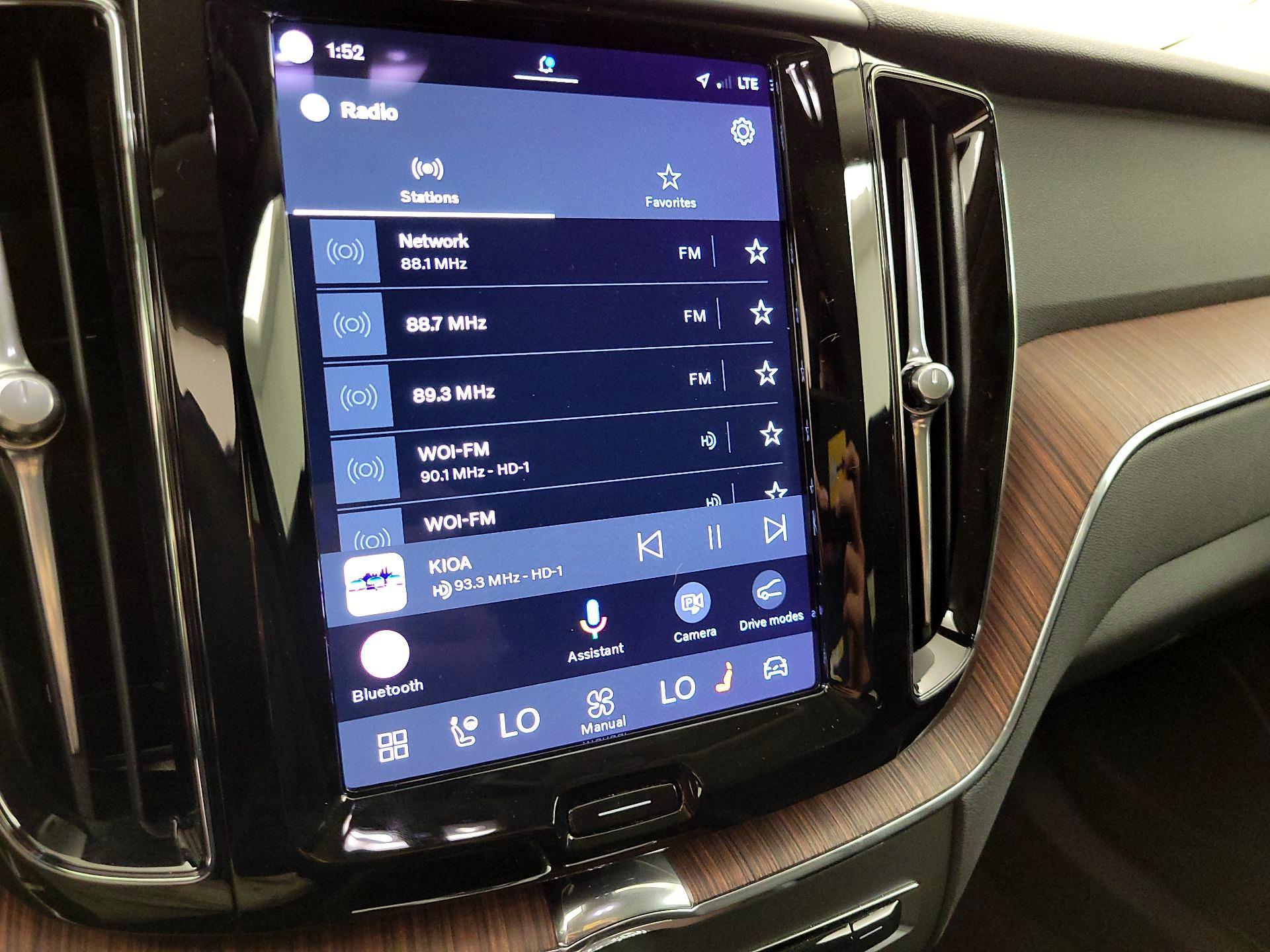 Thumbnail: 2023 Volvo XC60 - 16