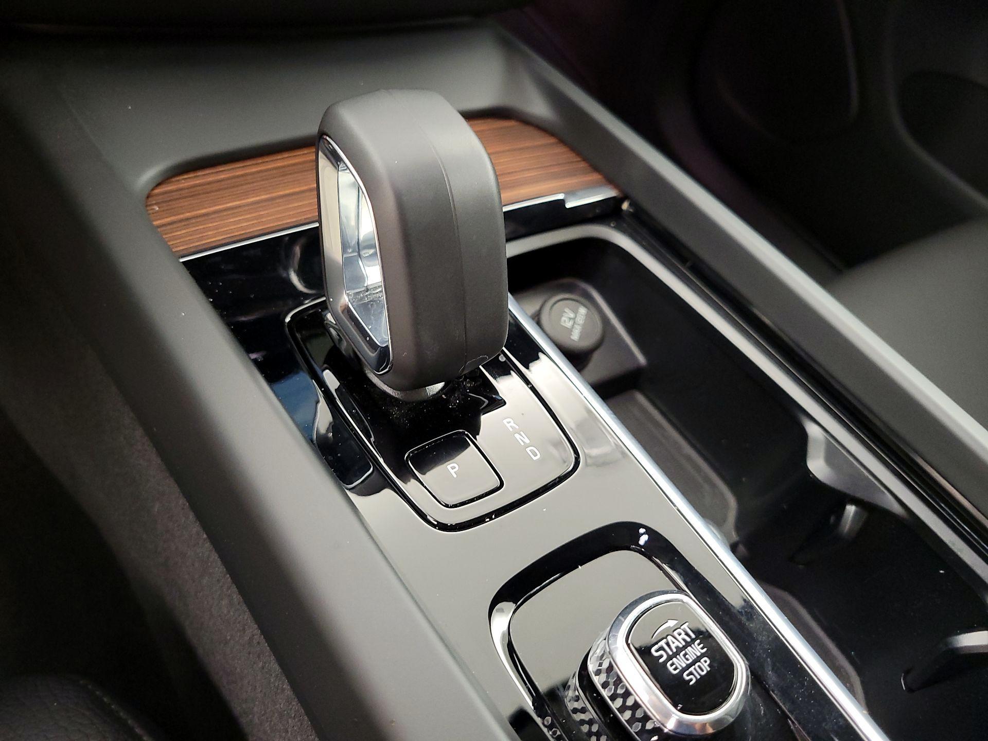 Thumbnail: 2023 Volvo XC60 - 18