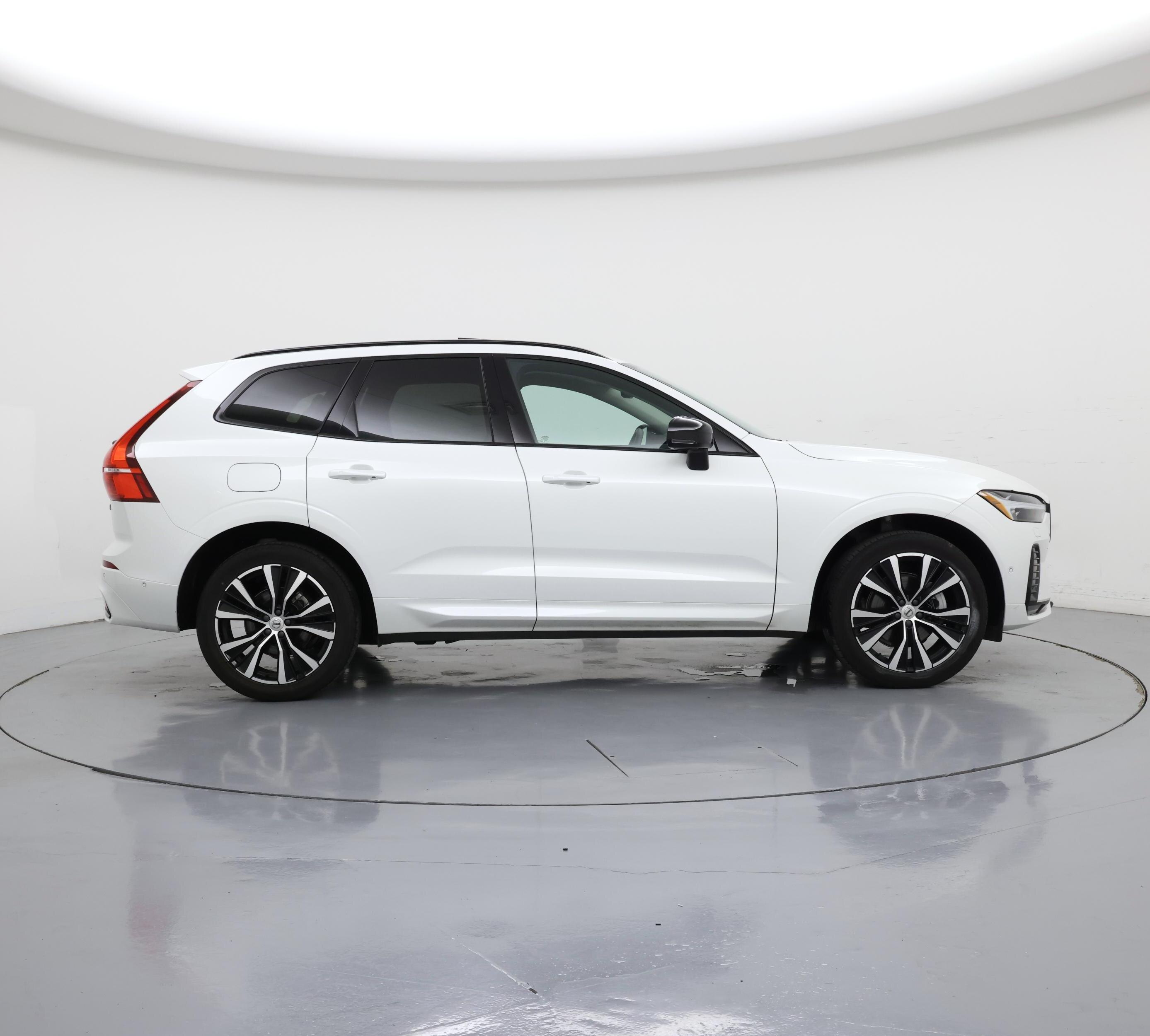 Thumbnail: 2023 Volvo XC60 - 7