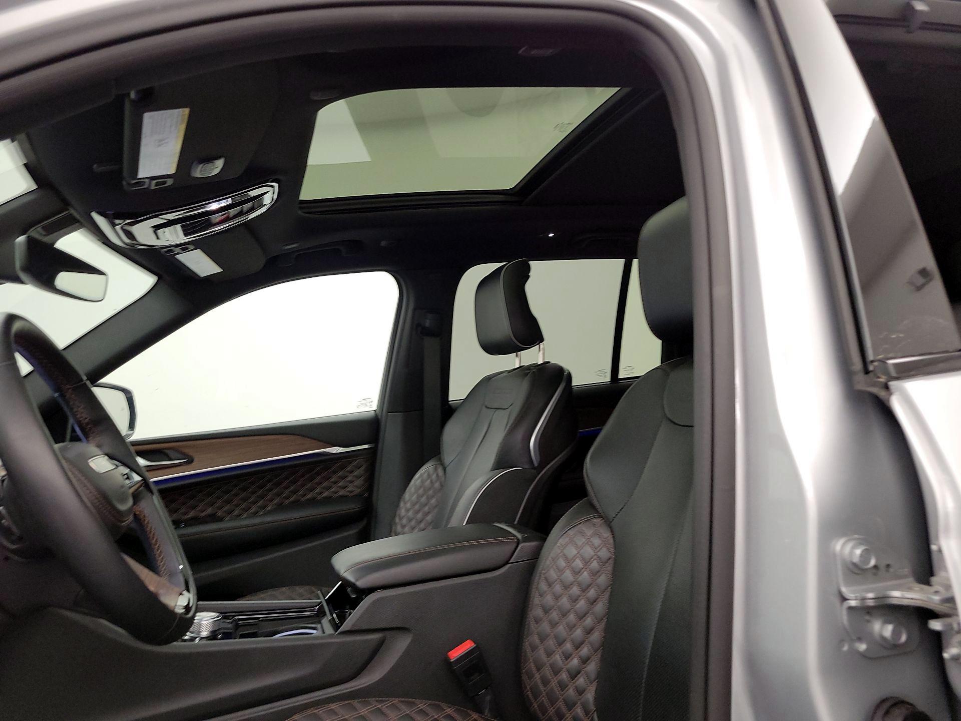 Thumbnail: 2023 Jeep Grand Cherokee - 20