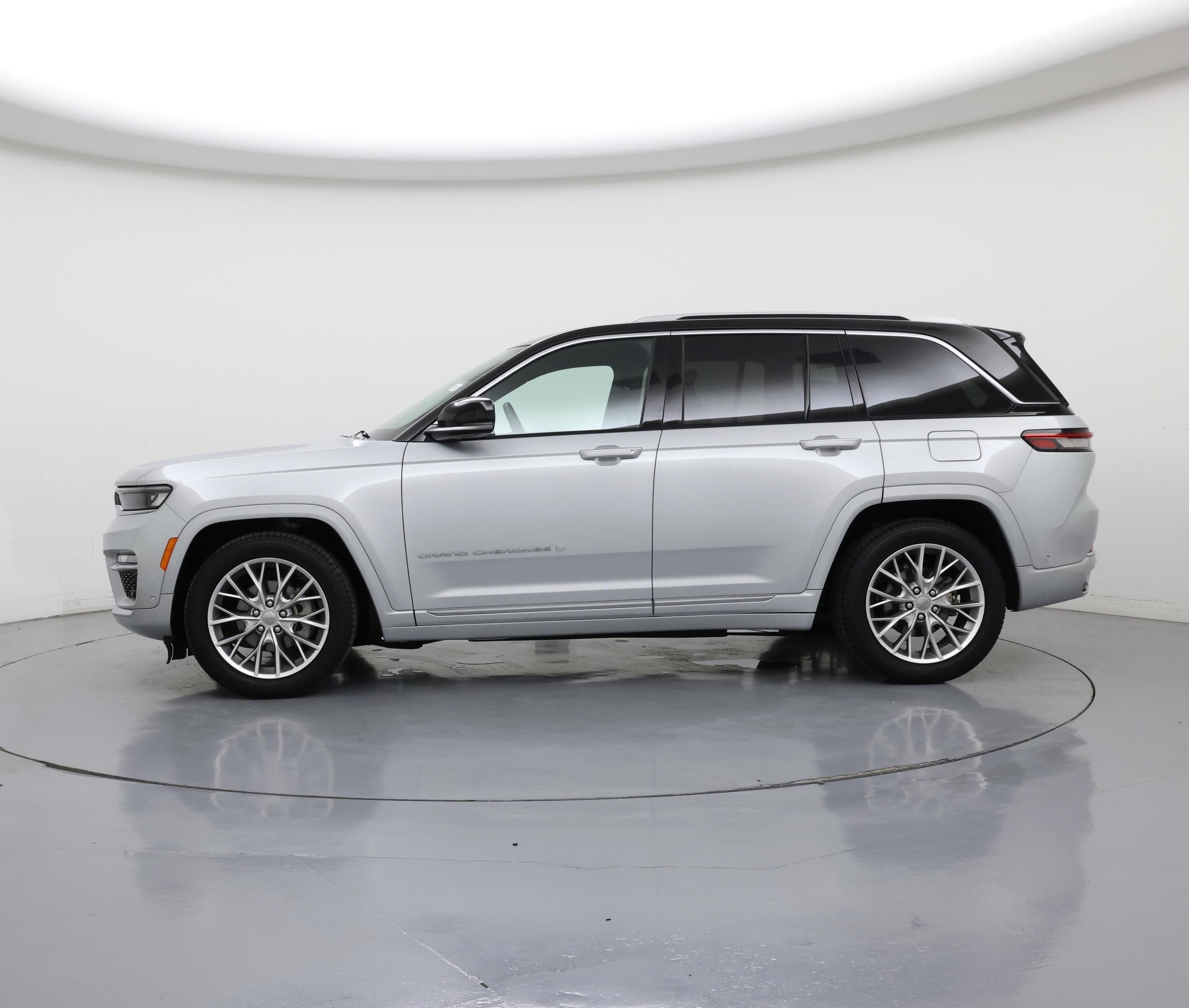 Thumbnail: 2023 Jeep Grand Cherokee - 3