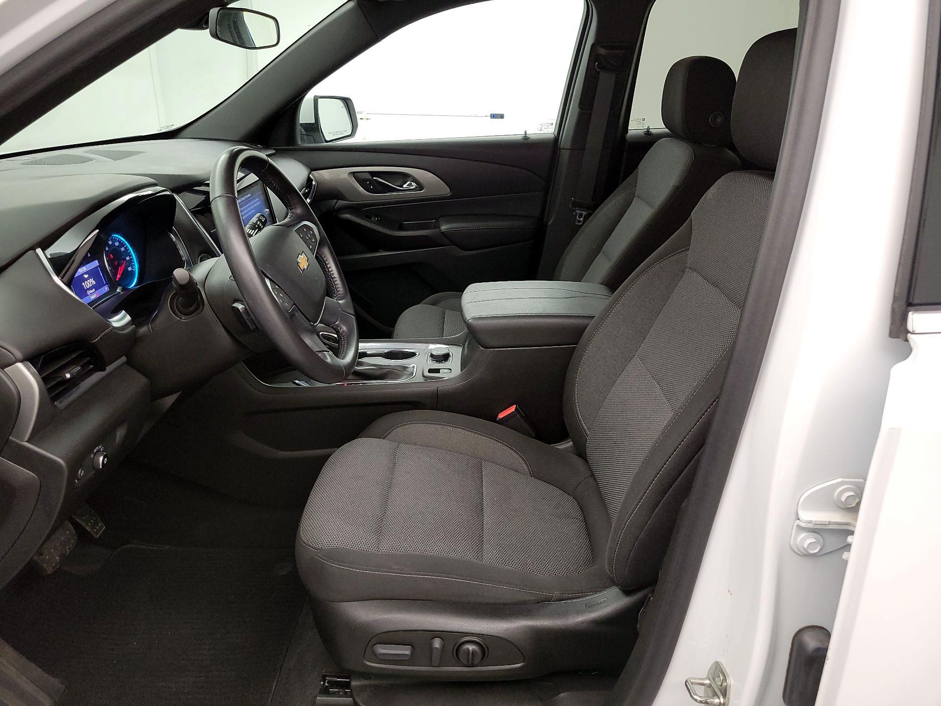 Thumbnail: 2022 Chevrolet Traverse - 11