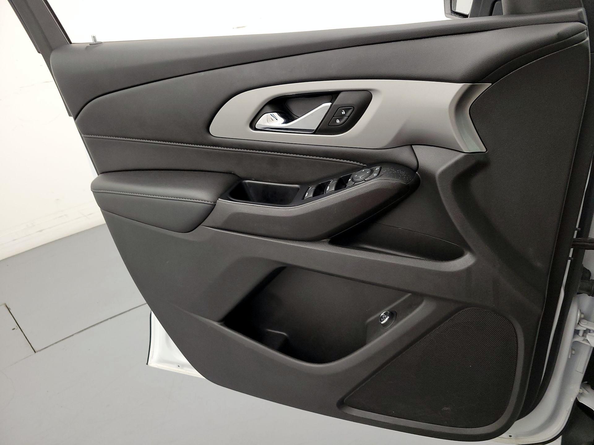 Thumbnail: 2022 Chevrolet Traverse - 12
