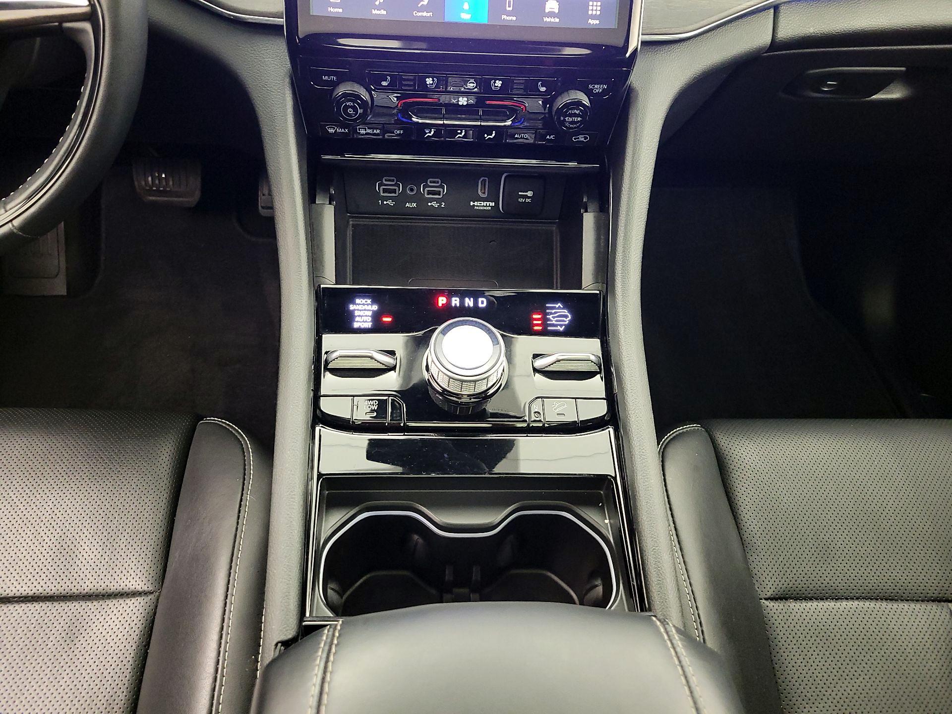 Thumbnail: 2023 Jeep Grand Cherokee - 18