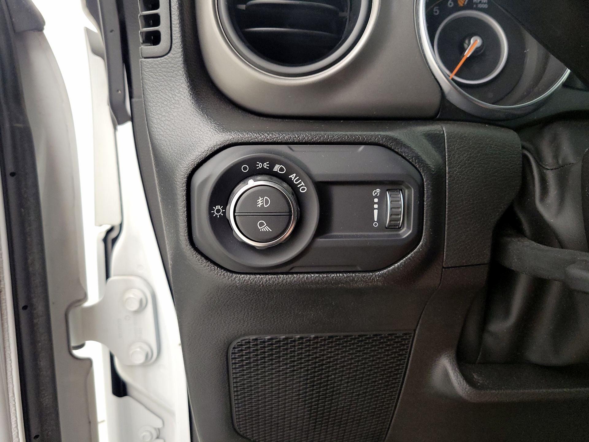 Thumbnail: 2023 Jeep Gladiator - 13