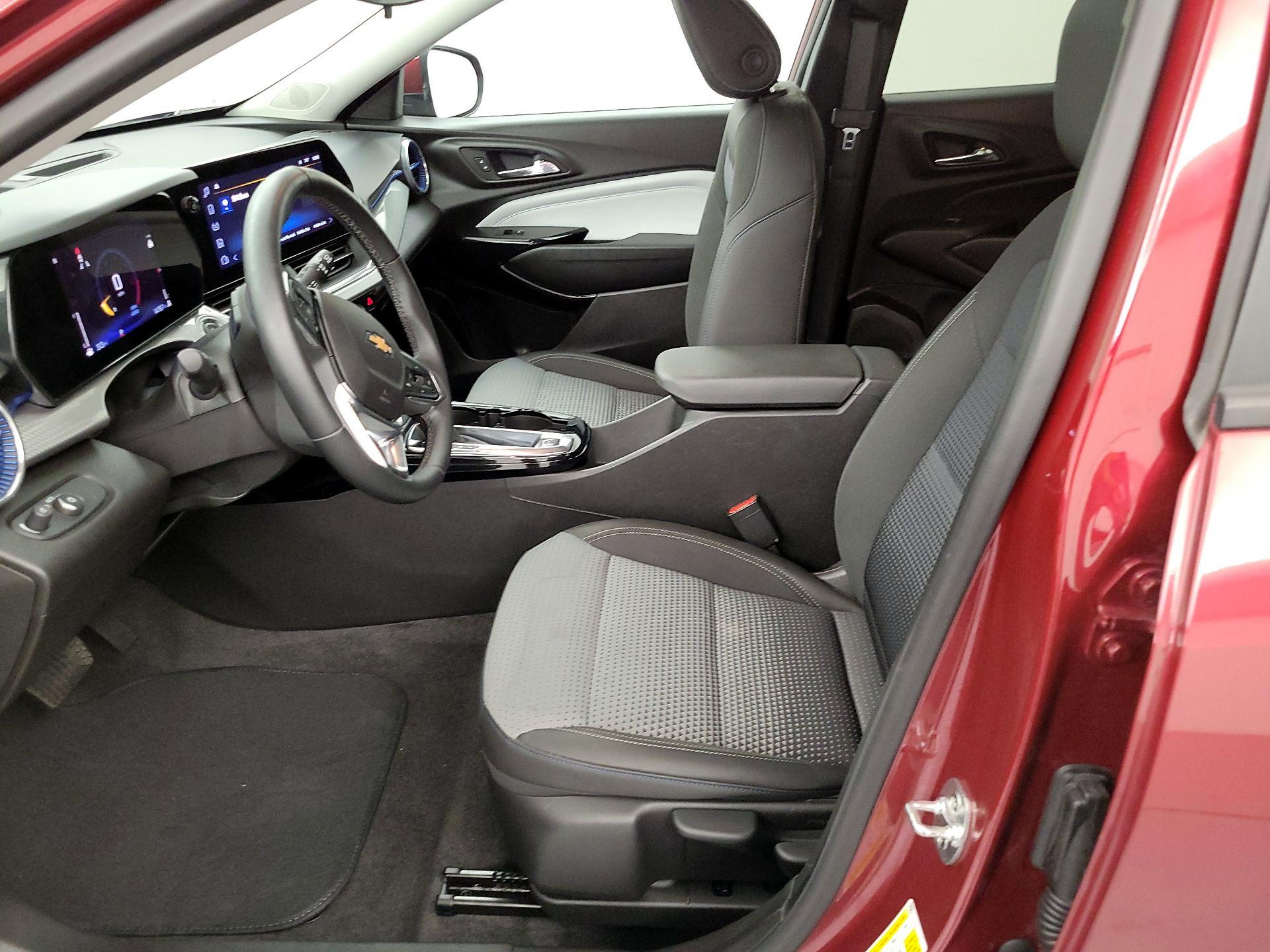 Thumbnail: 2025 Chevrolet Trax - 11