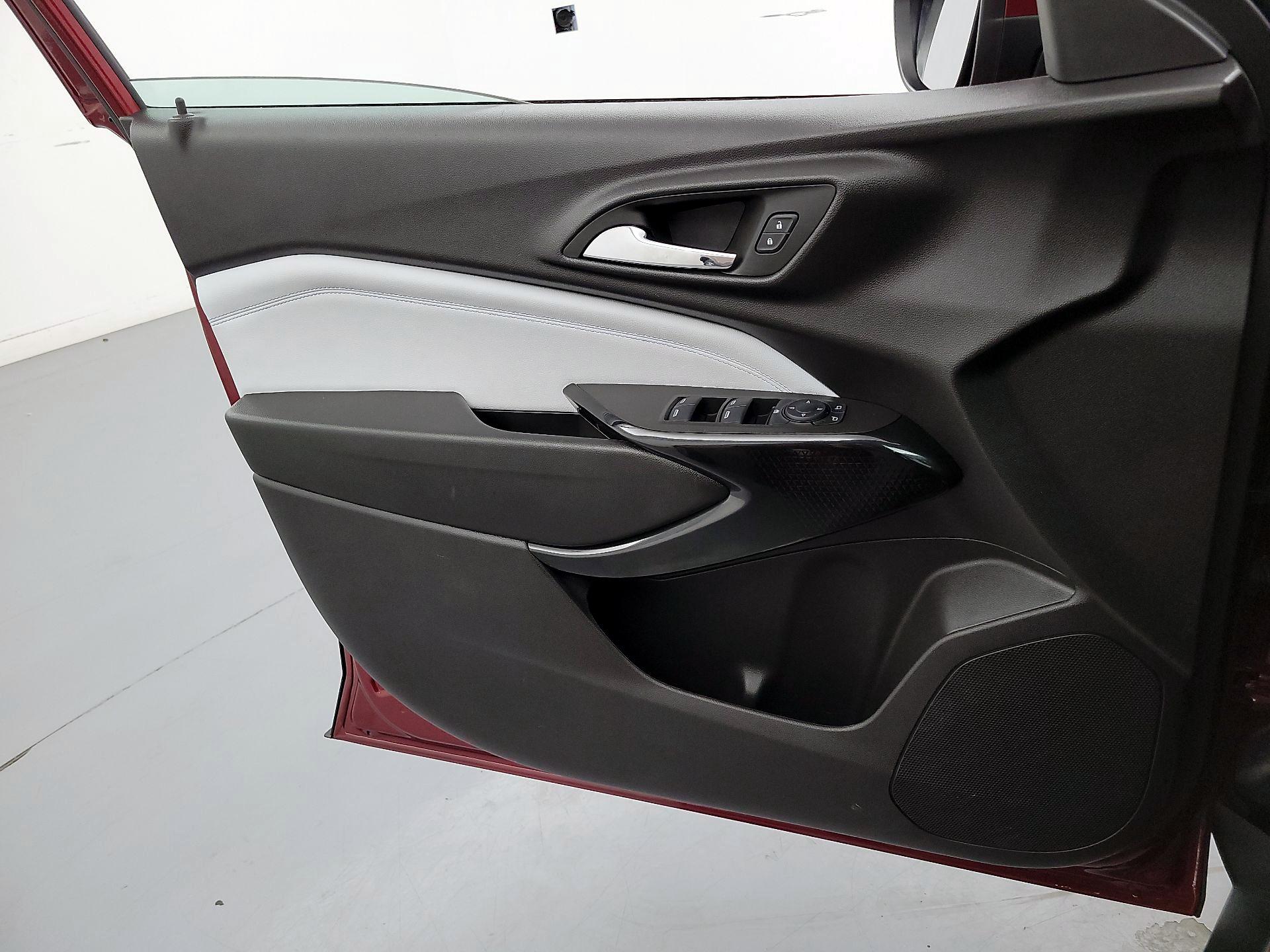 Thumbnail: 2025 Chevrolet Trax - 12