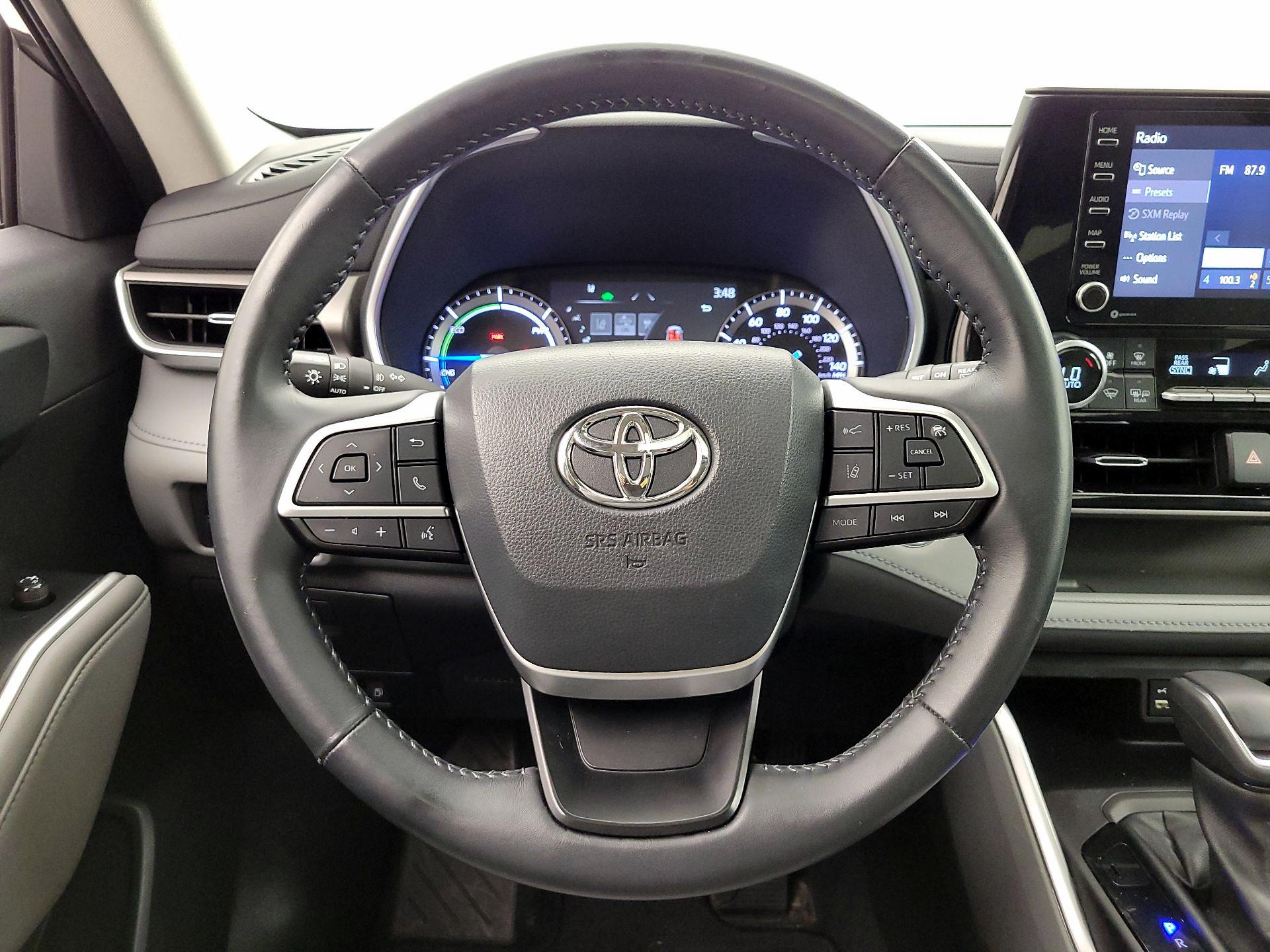 Thumbnail: 2022 Toyota Highlander - 10